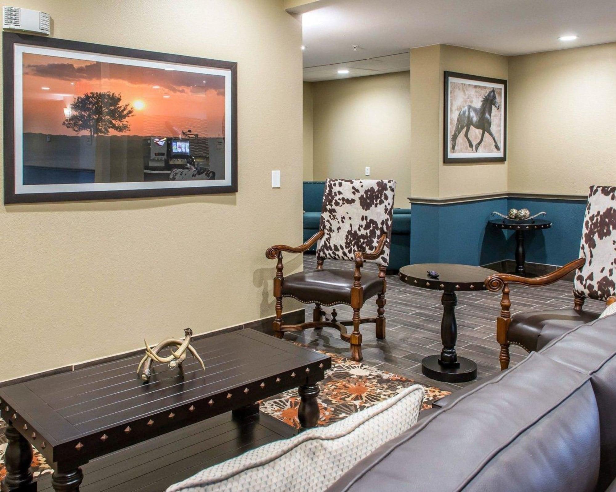 Vista Lobby Mainstay Suites