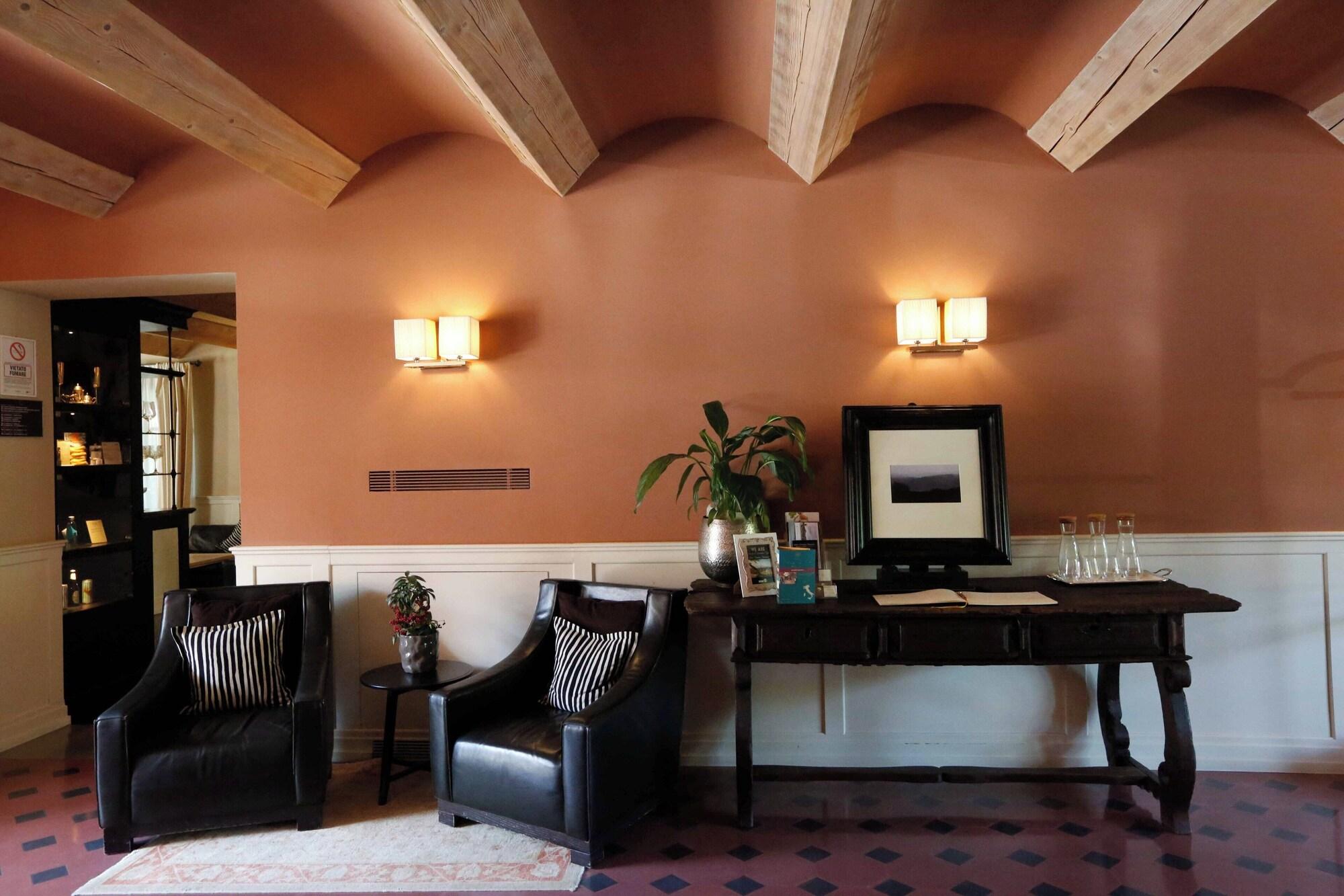 Vista Lobby Relais Villa D'Amelia