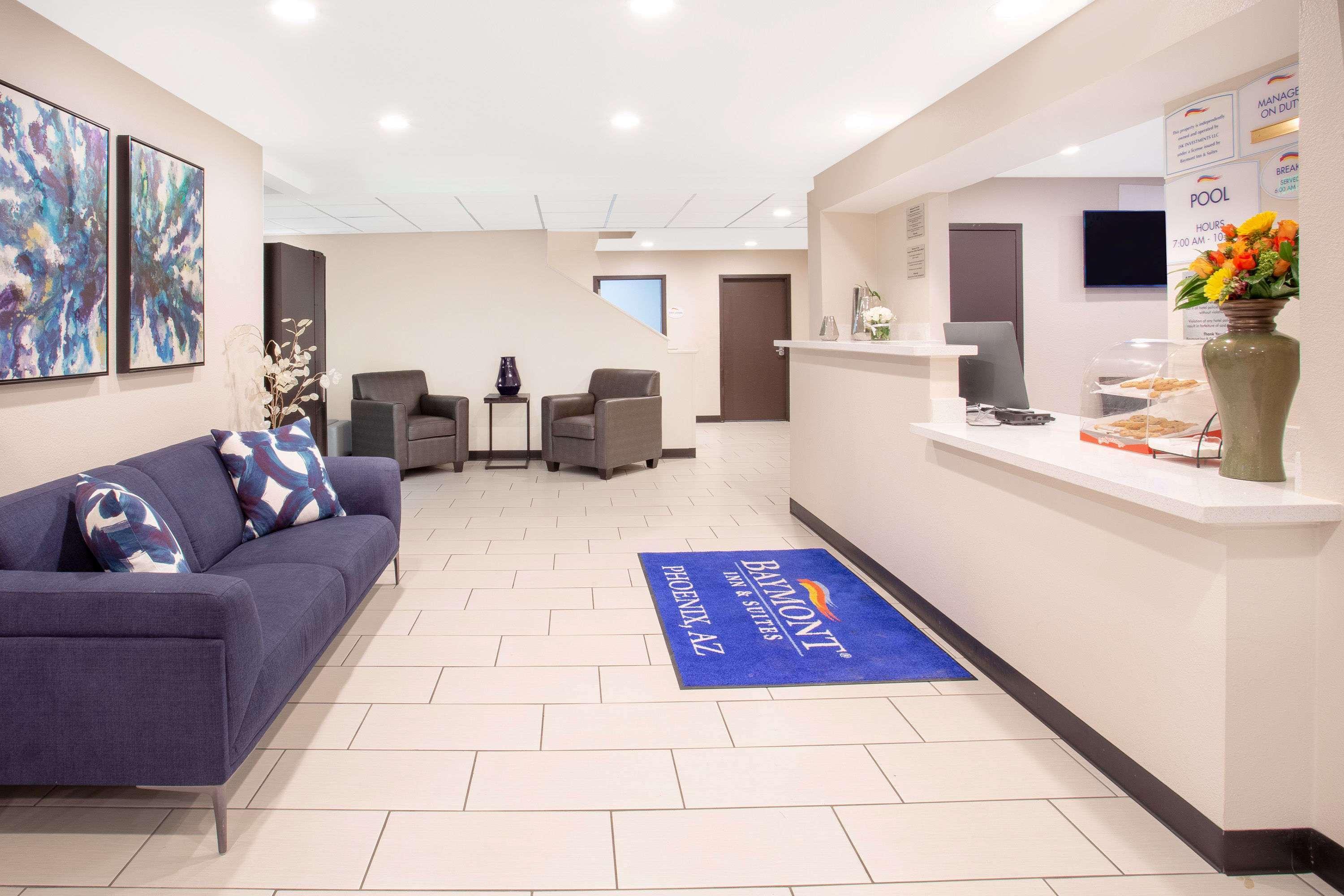 Vista Lobby Baymont by Wyndham Phoenix I-10 near 51st Ave