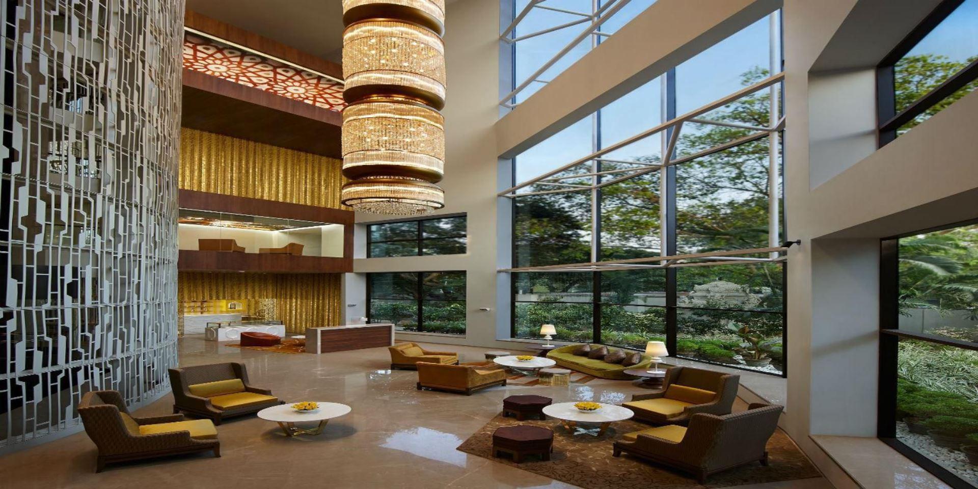Vista Lobby Crowne Plaza Chennai Adyar Park, an IHG Hotel