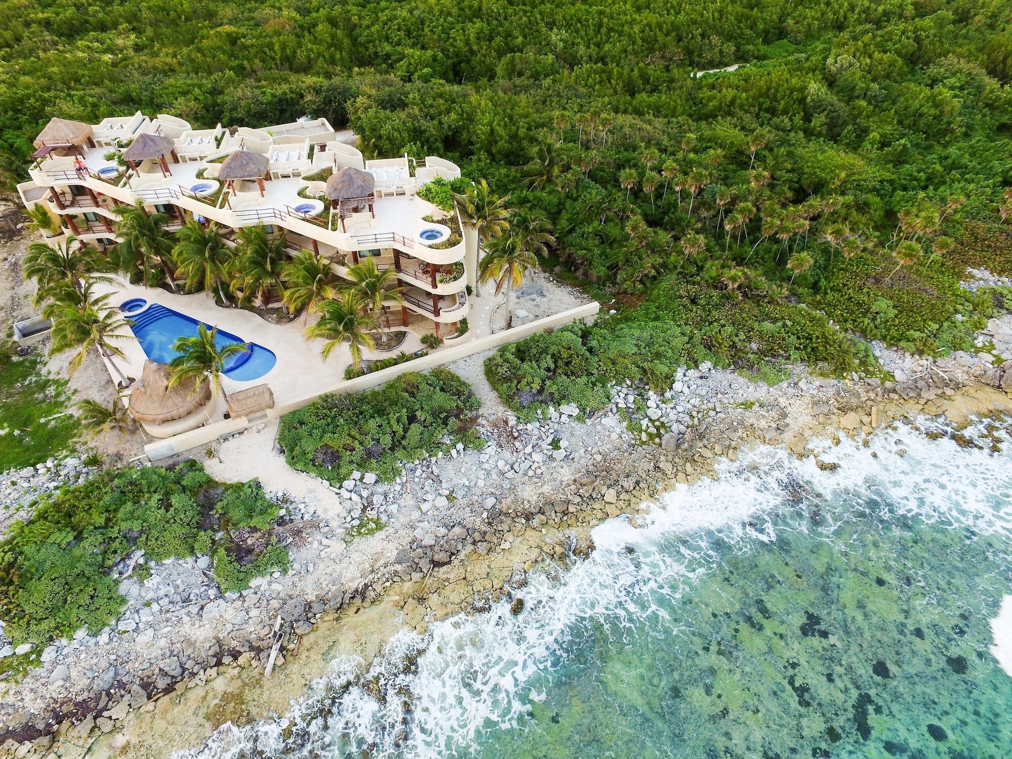 Vista Exterior Costa Maya Villas Luxury Condos