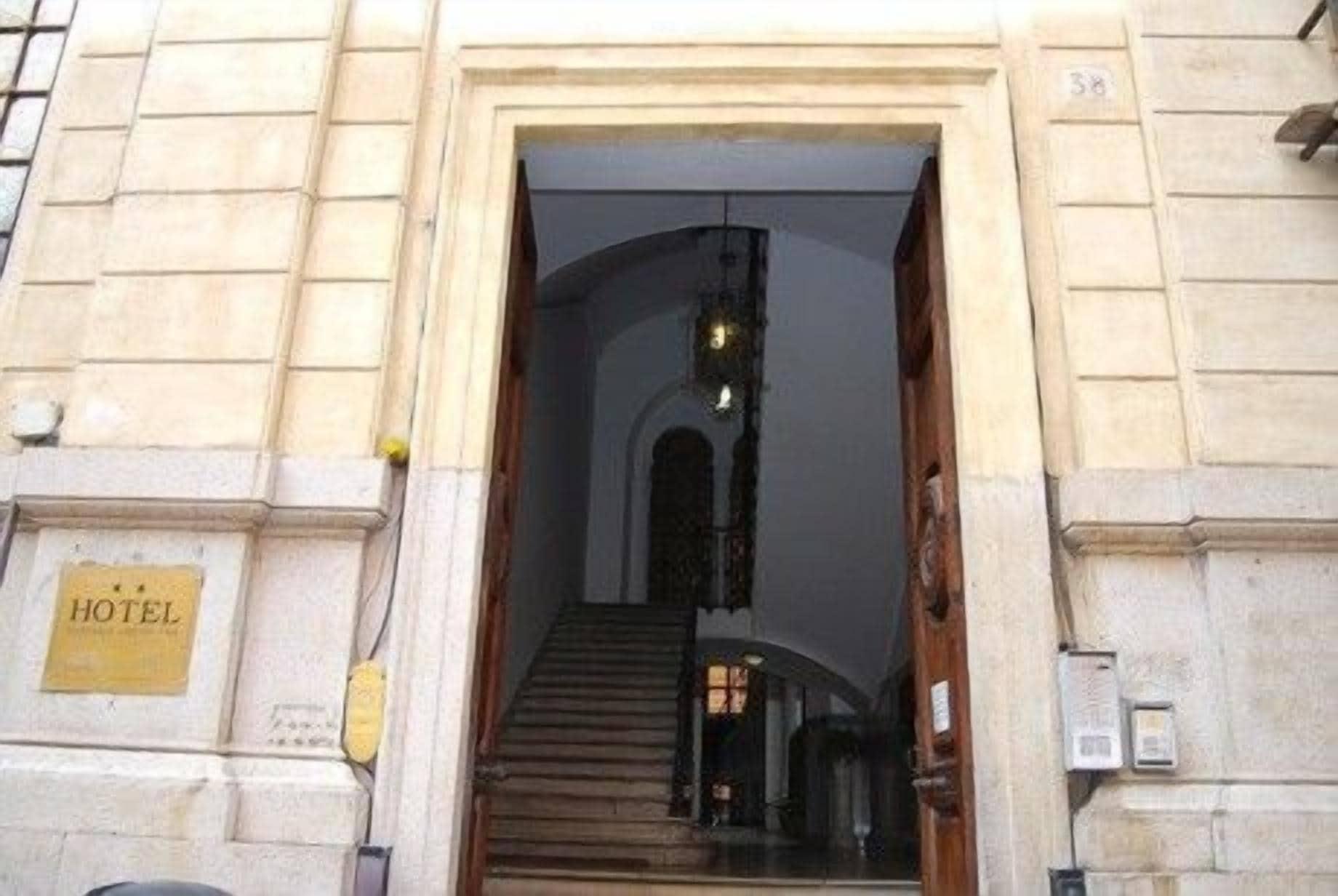Vista Exterior Hotel Nardizzi Americana