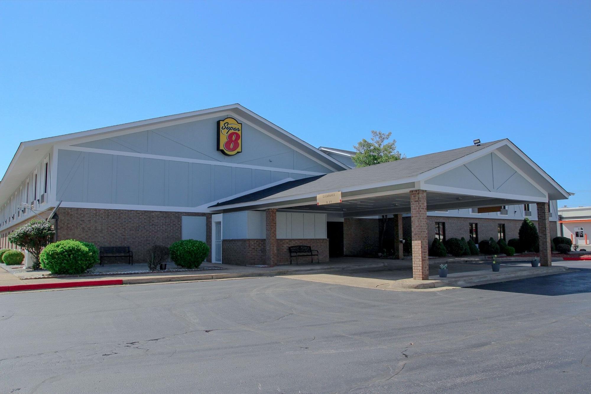 Vista Exterior Super 8 by Wyndham Harrison AR