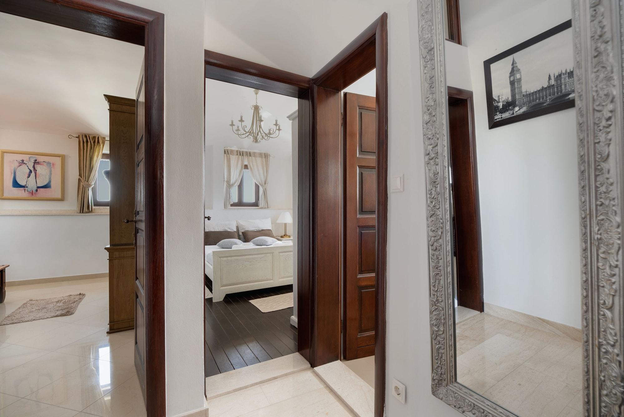 Equipamiento de Habitación Luxury Apartment Perko