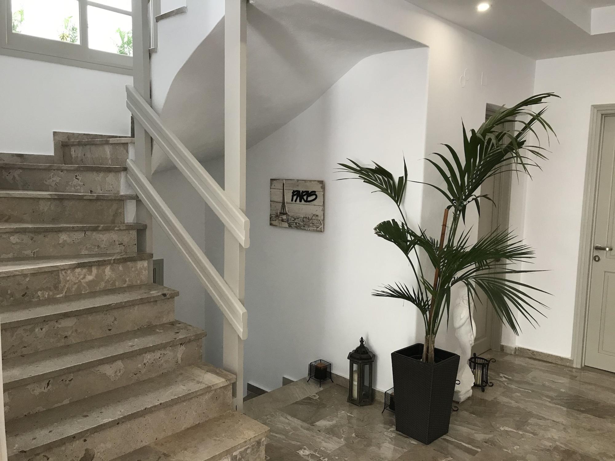 Varios Vassiliki Rooms