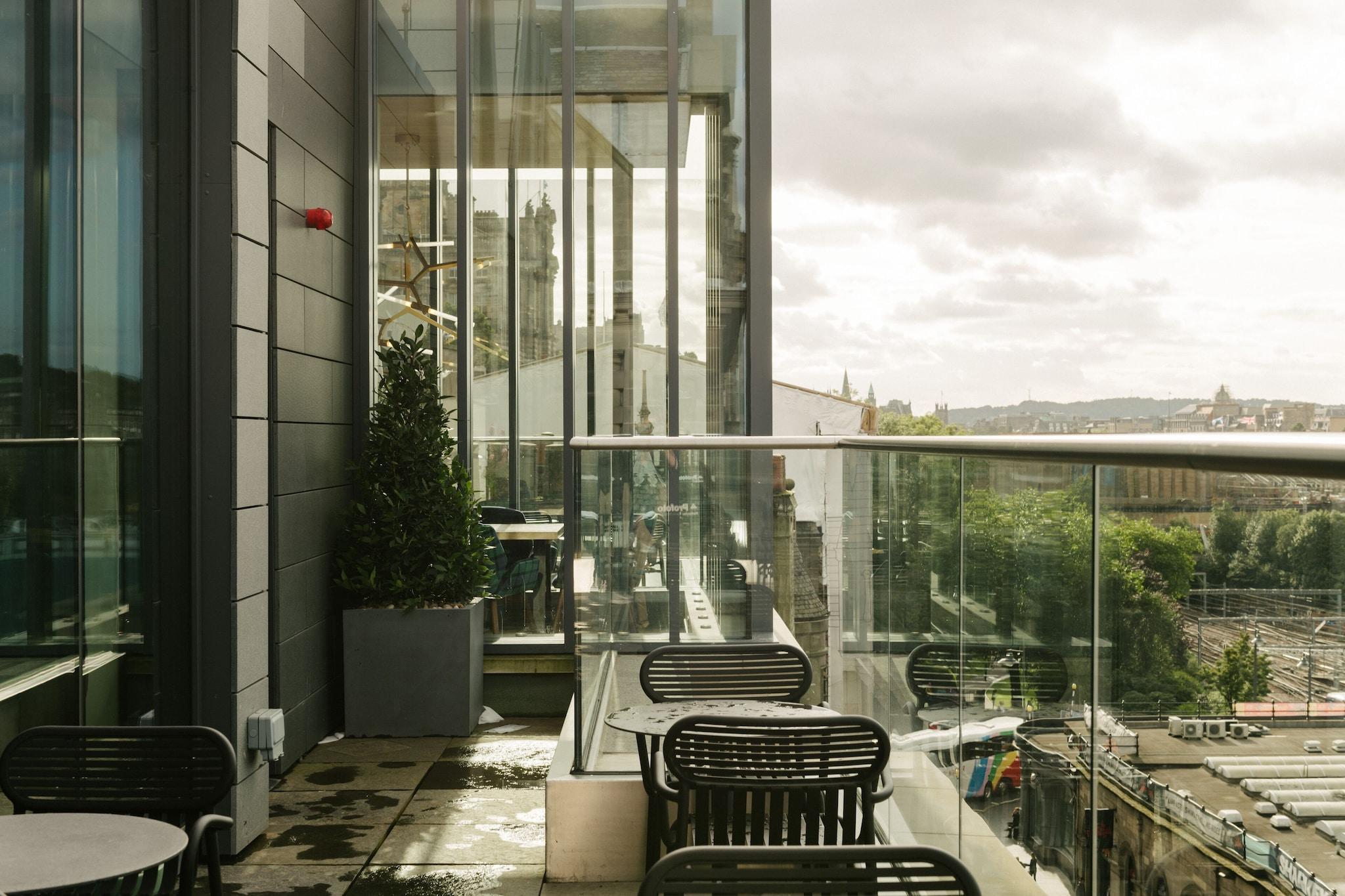 Vista Lobby Market Street Hotel