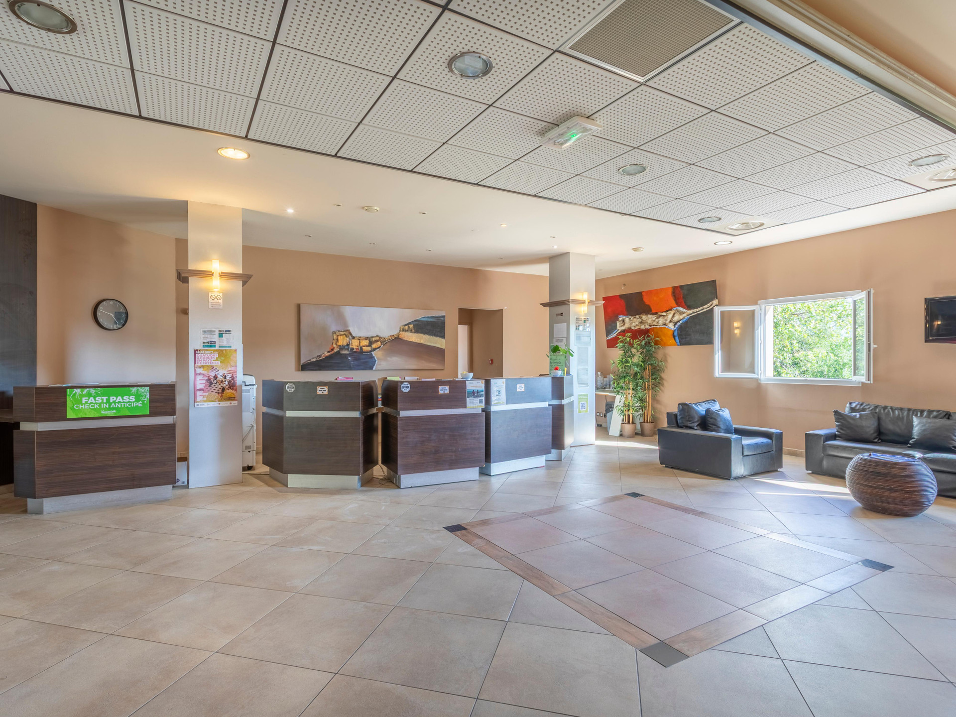 Vista Lobby Vacancéole  Le Domaine de Camiole