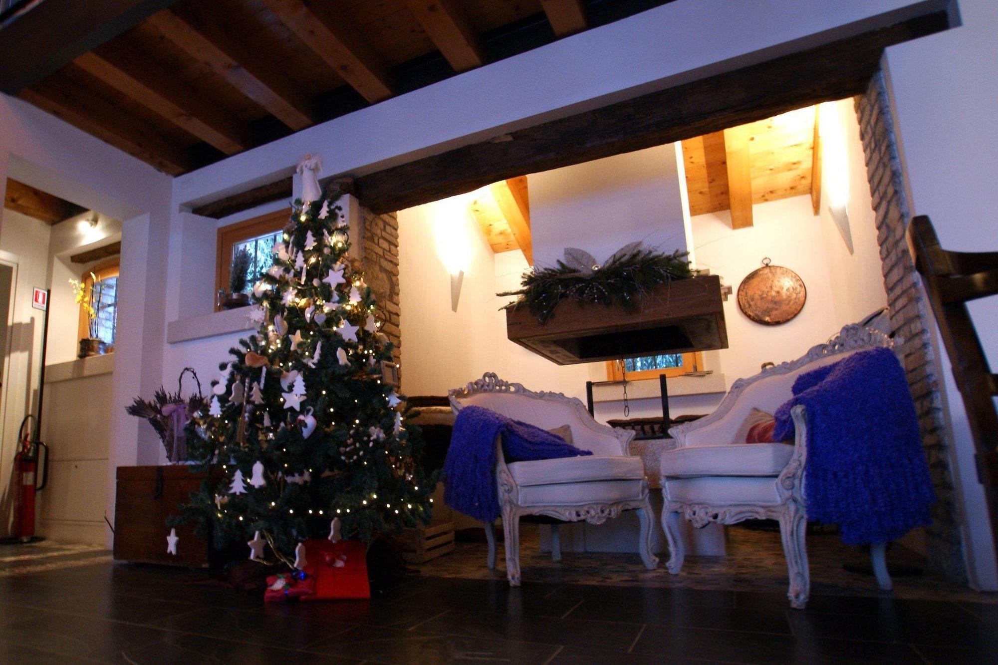 Vista Lobby Albergo Due Fiumi