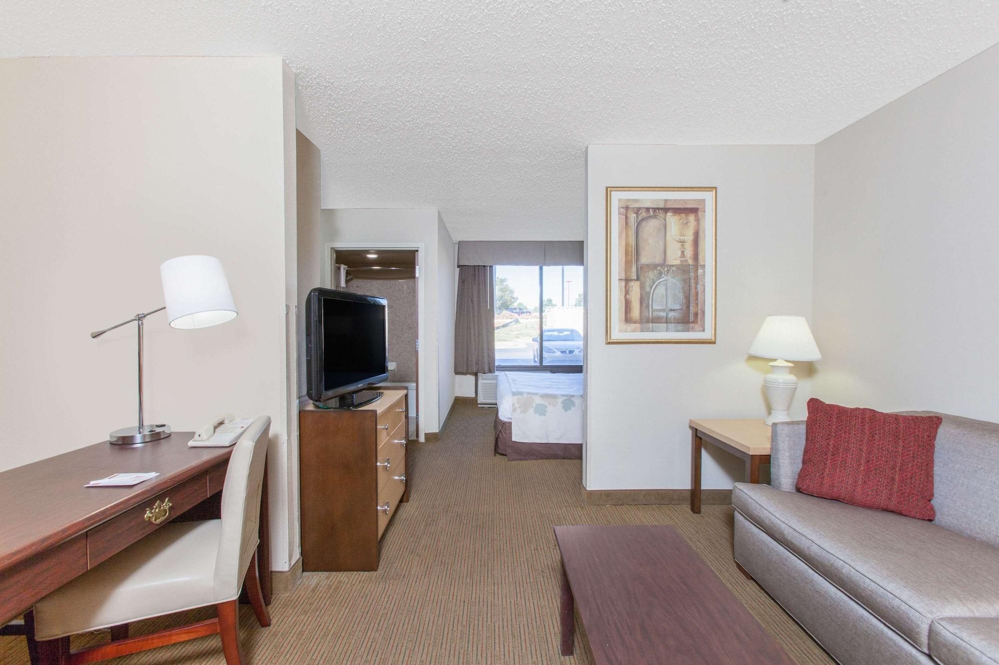 Habitación Hawthorn Suites by Wyndham Midwest City Tinker AFB