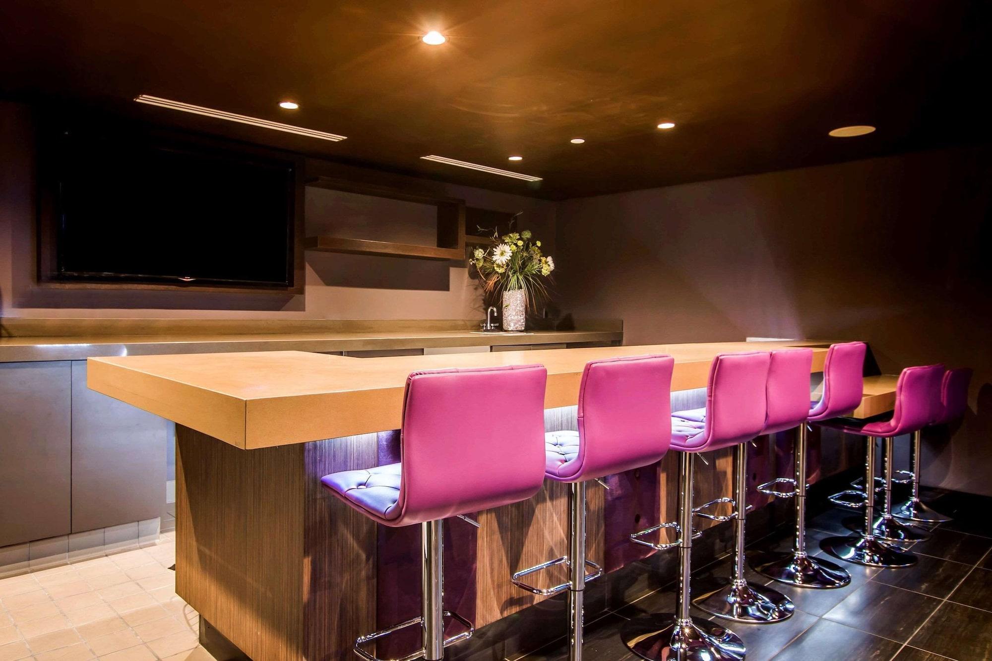 Restaurant Tilt Hotel Universal/Hollywood, Ascend Hotel Collection