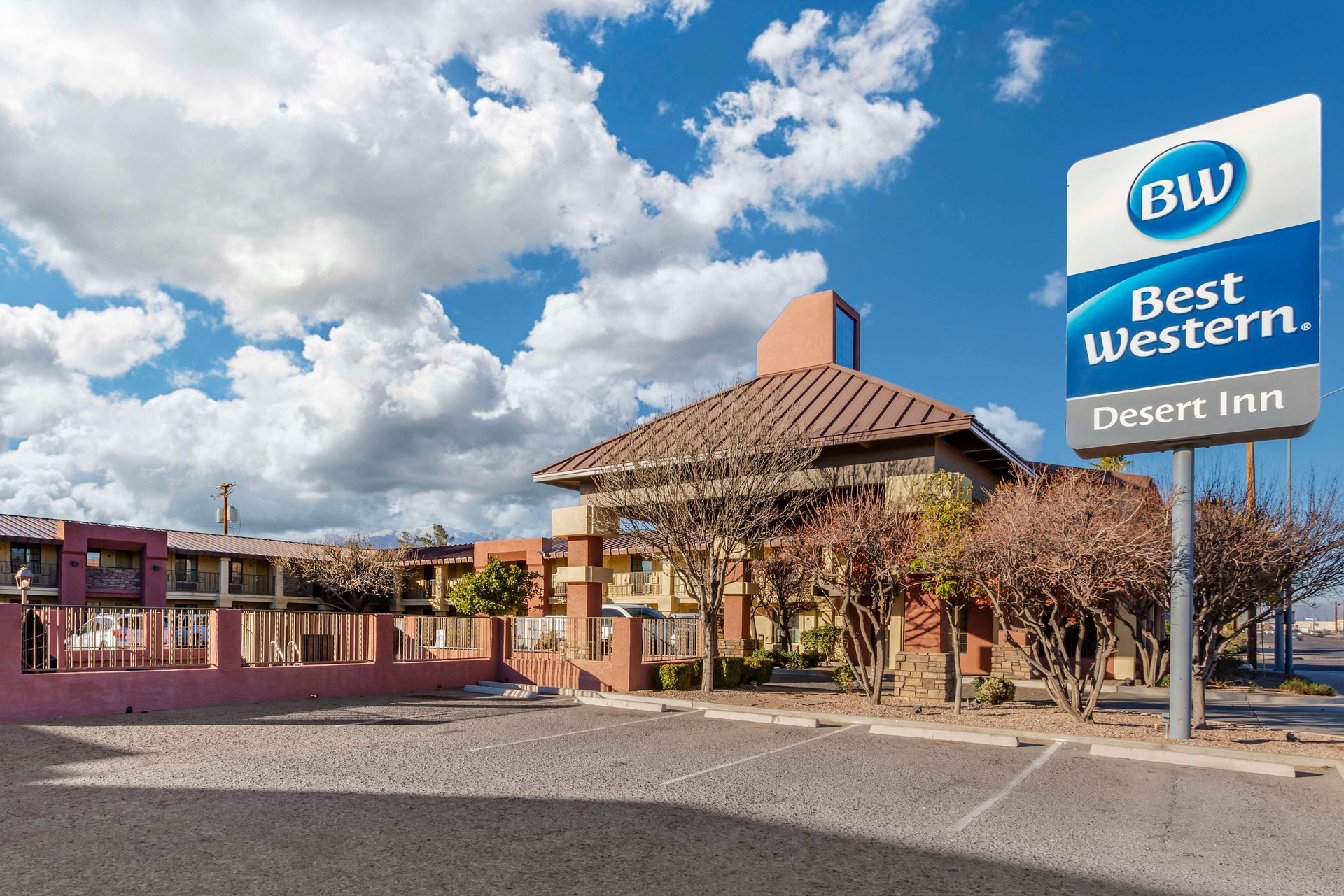 Vista Exterior Best Western Desert Inn