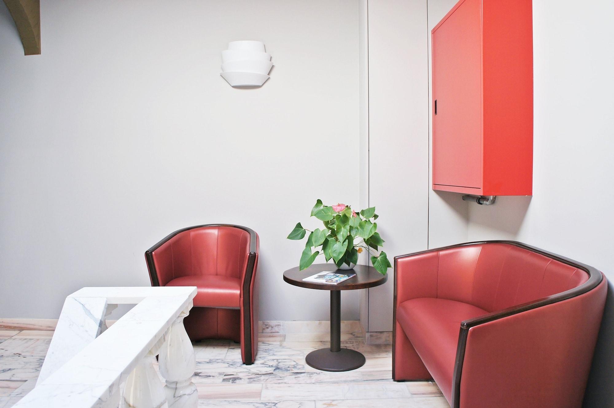 Varios Belrom Hotel