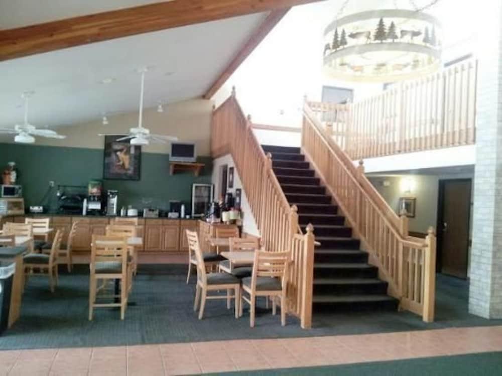 Restaurant Boarders Inn & Suites by Cobblestone Hotels - Wautoma