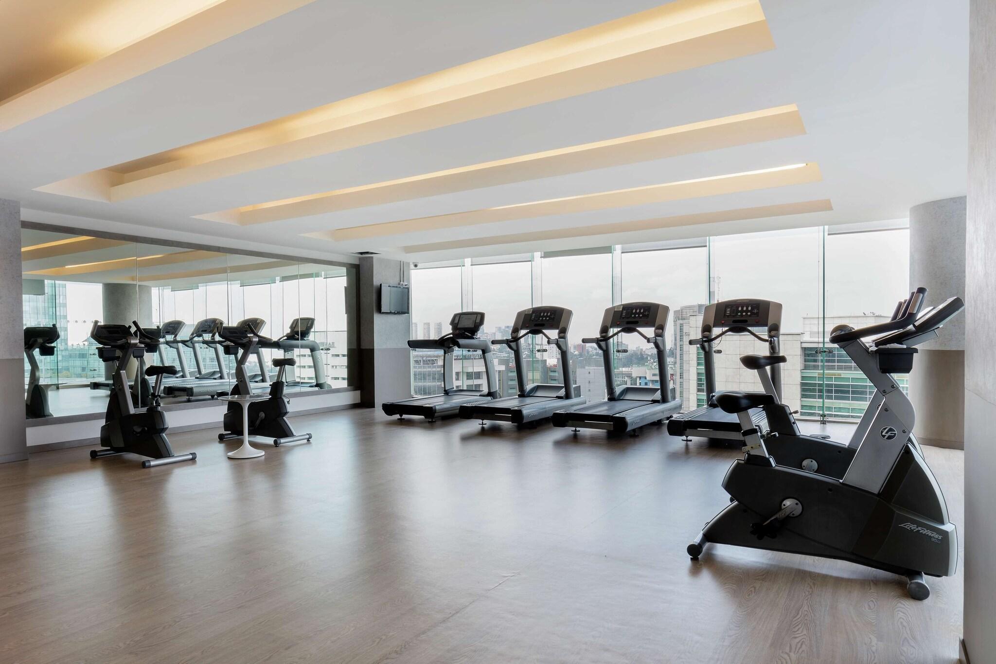 Gimnasio Hilton Garden Inn Mexico City Santa Fe