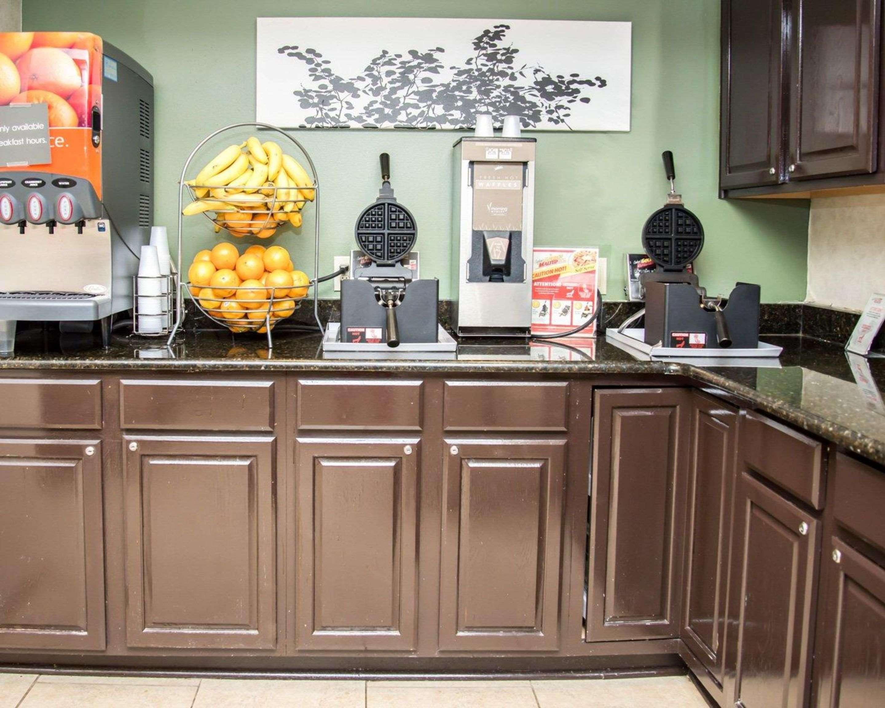 Restaurant Sleep Inn University Place