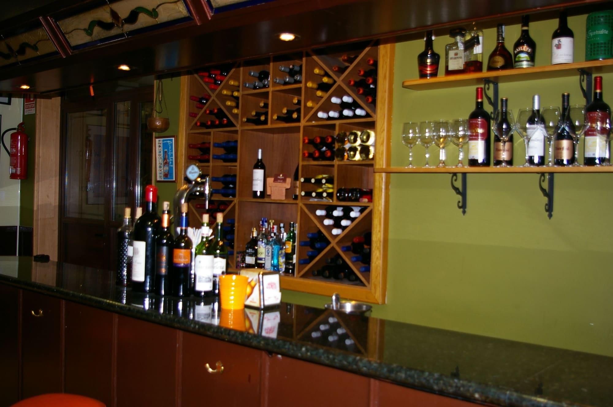 Bar/Salón Hostal El Olivo