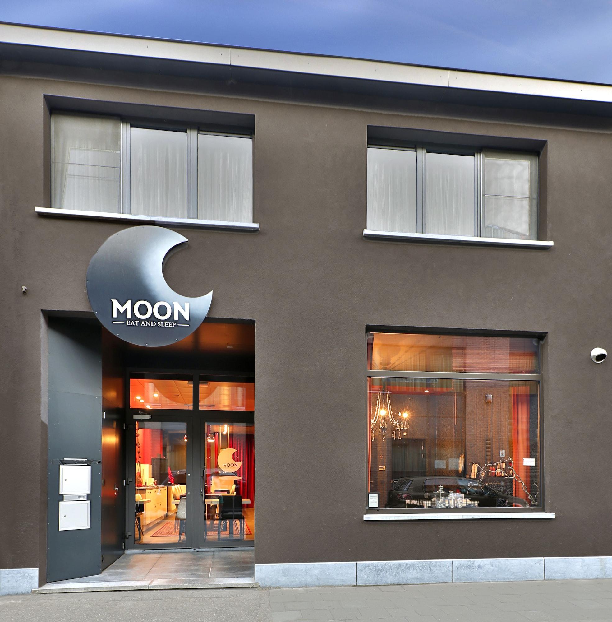 Vista Exterior Hotel Moon
