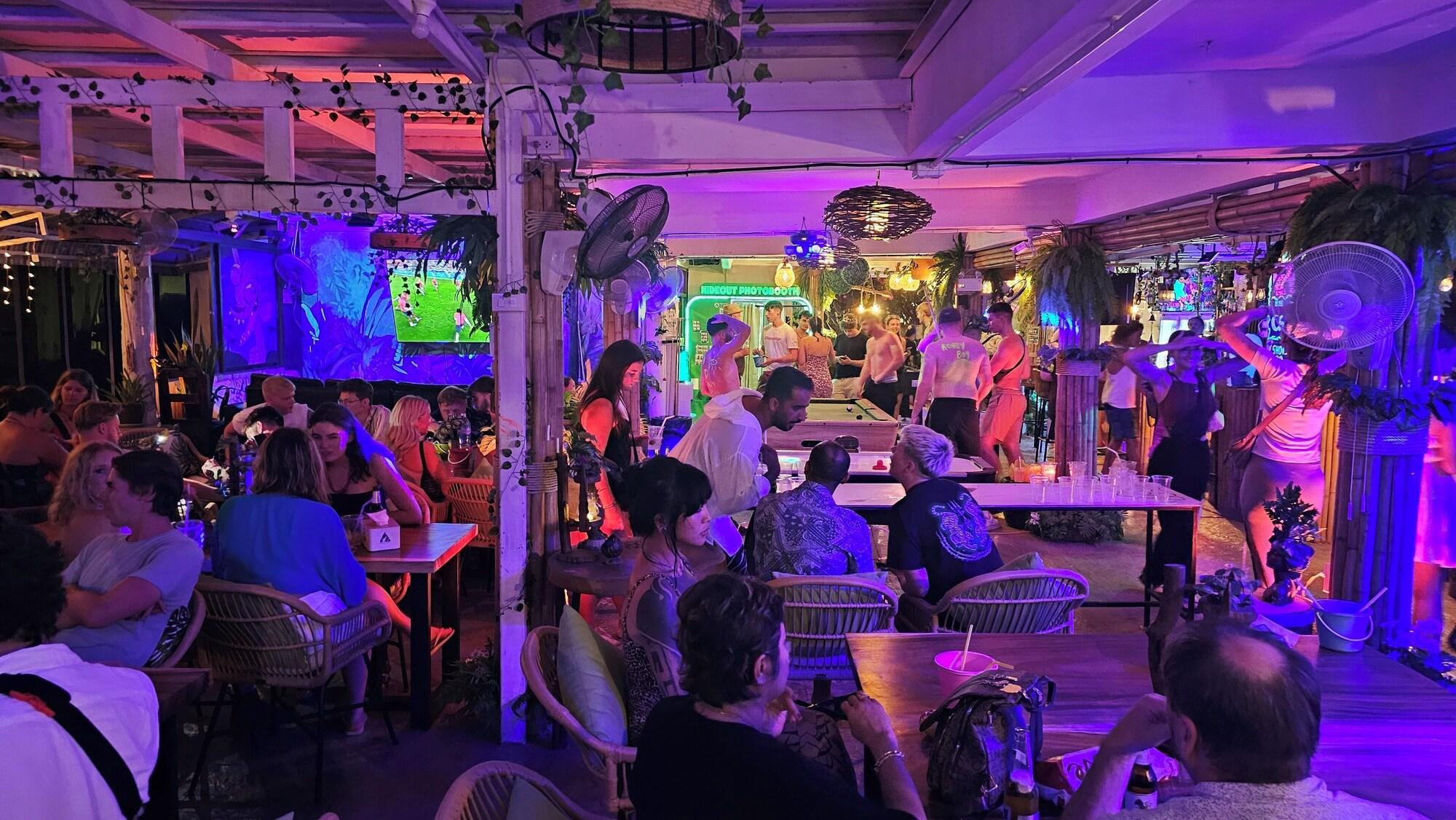 Vista Lobby Hideout Hostel