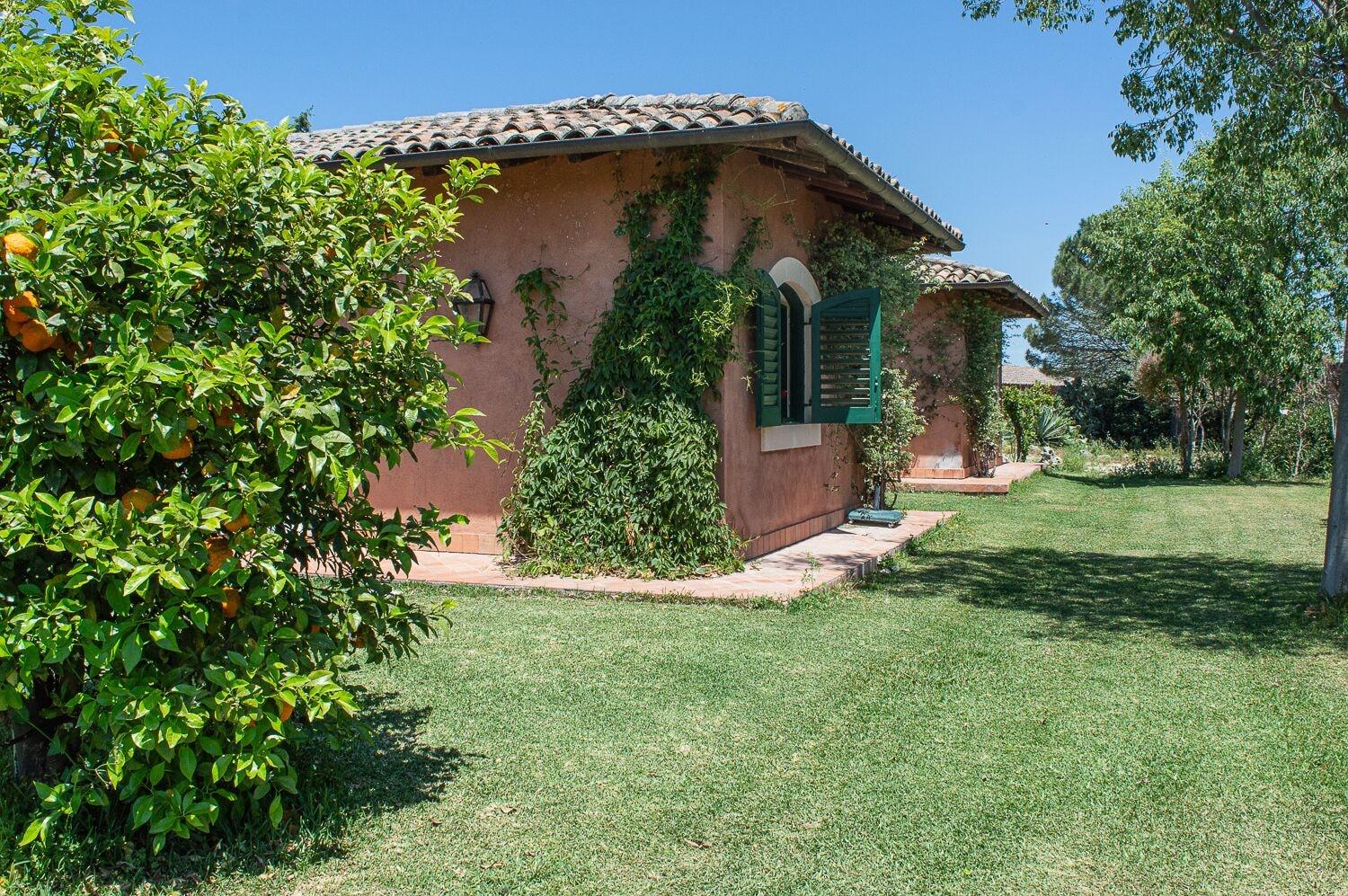 Vista Exterior Tenuta San Calogero