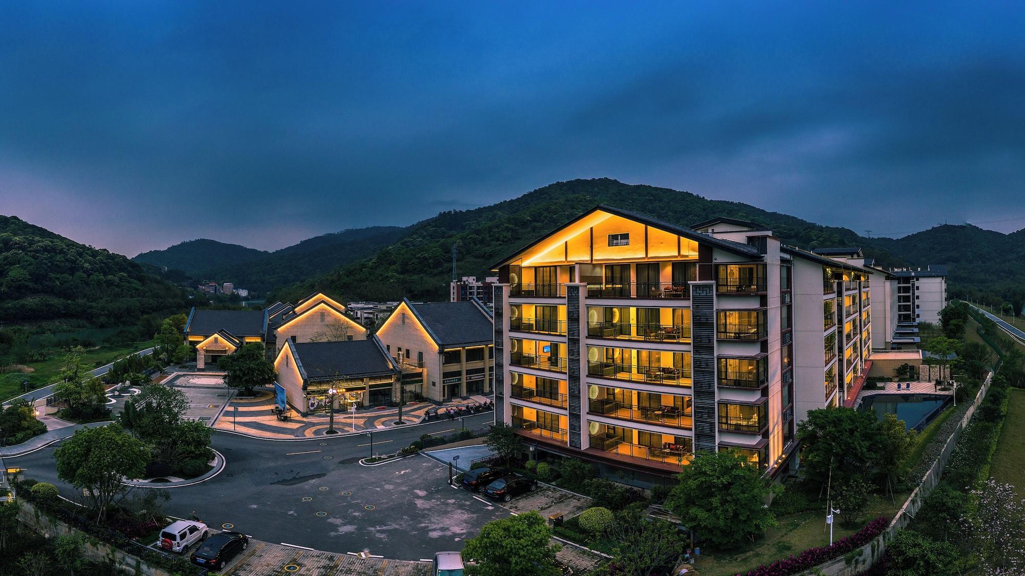 Vista Exterior The Rayna Resort