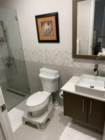 Alquiler Vacacional - Modern 1 bedroom condo with WiFi, AC, hot water, gym,  Security & Elevator