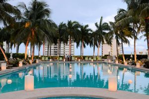 Alquiler Vacacional - Luxury Four Seasons Condo Free Valet Gym