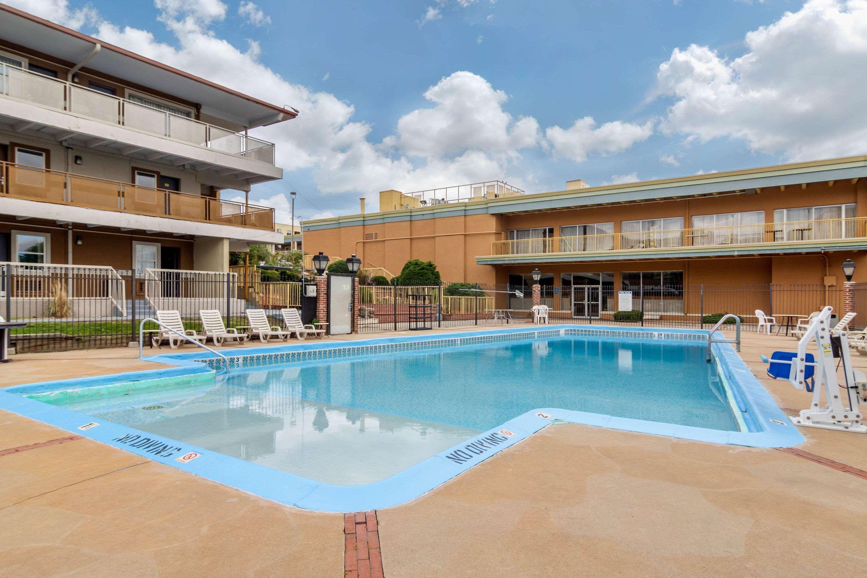 Vista Piscina Inn at the Highland Denver Downtown