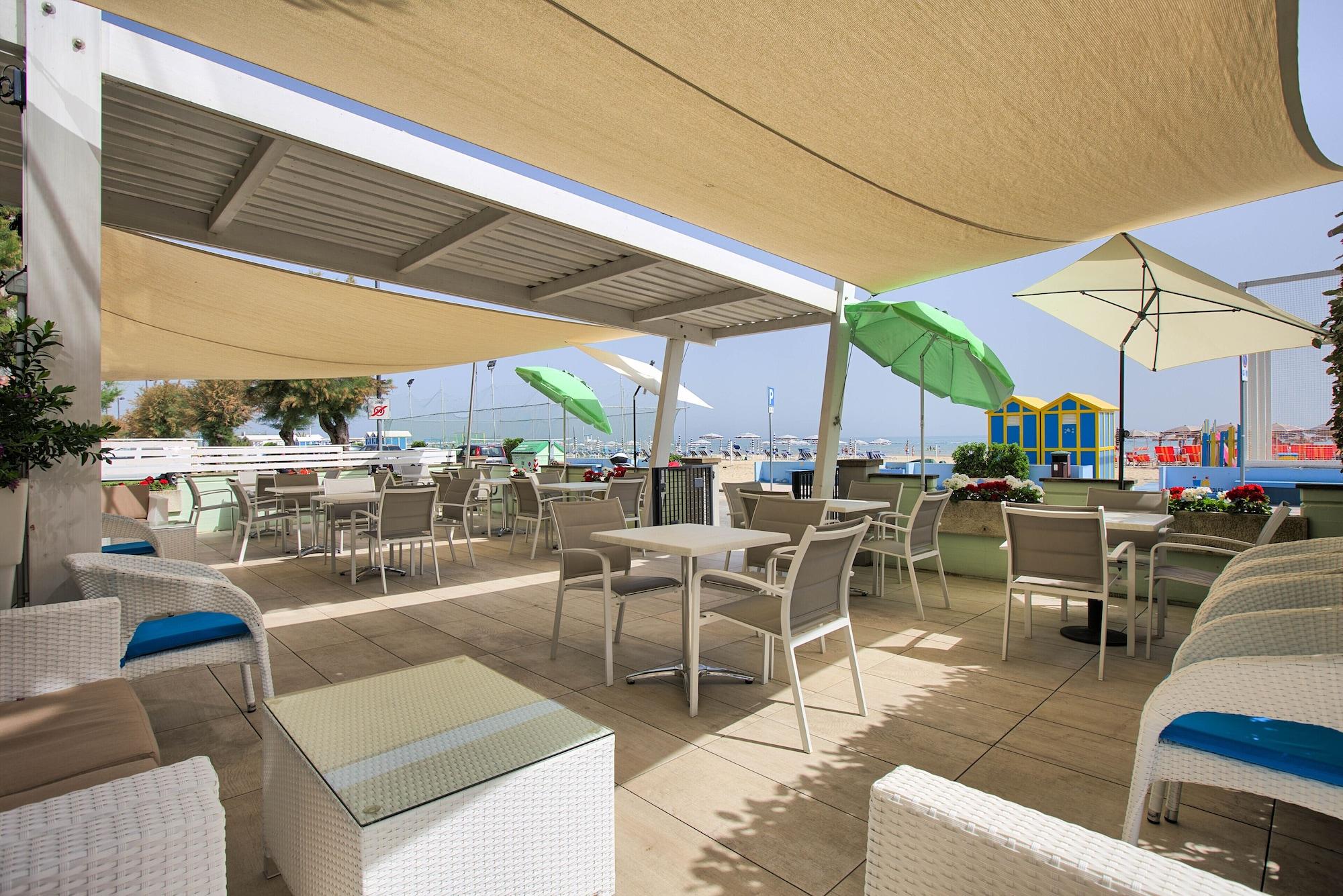 Vista Exterior Hotel San Marco Marotta