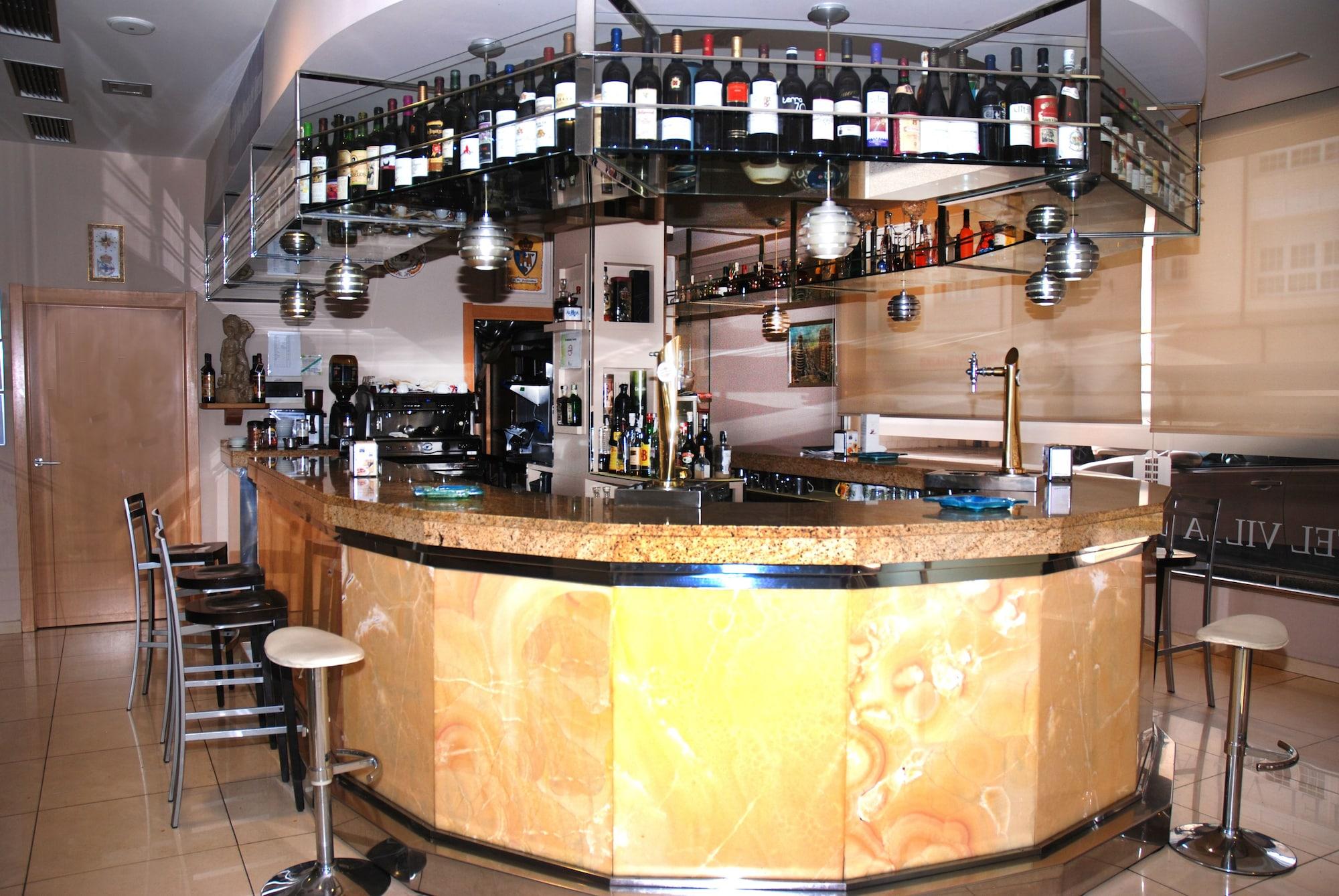 Bar/Salón Hotel Villa de Cacabelos