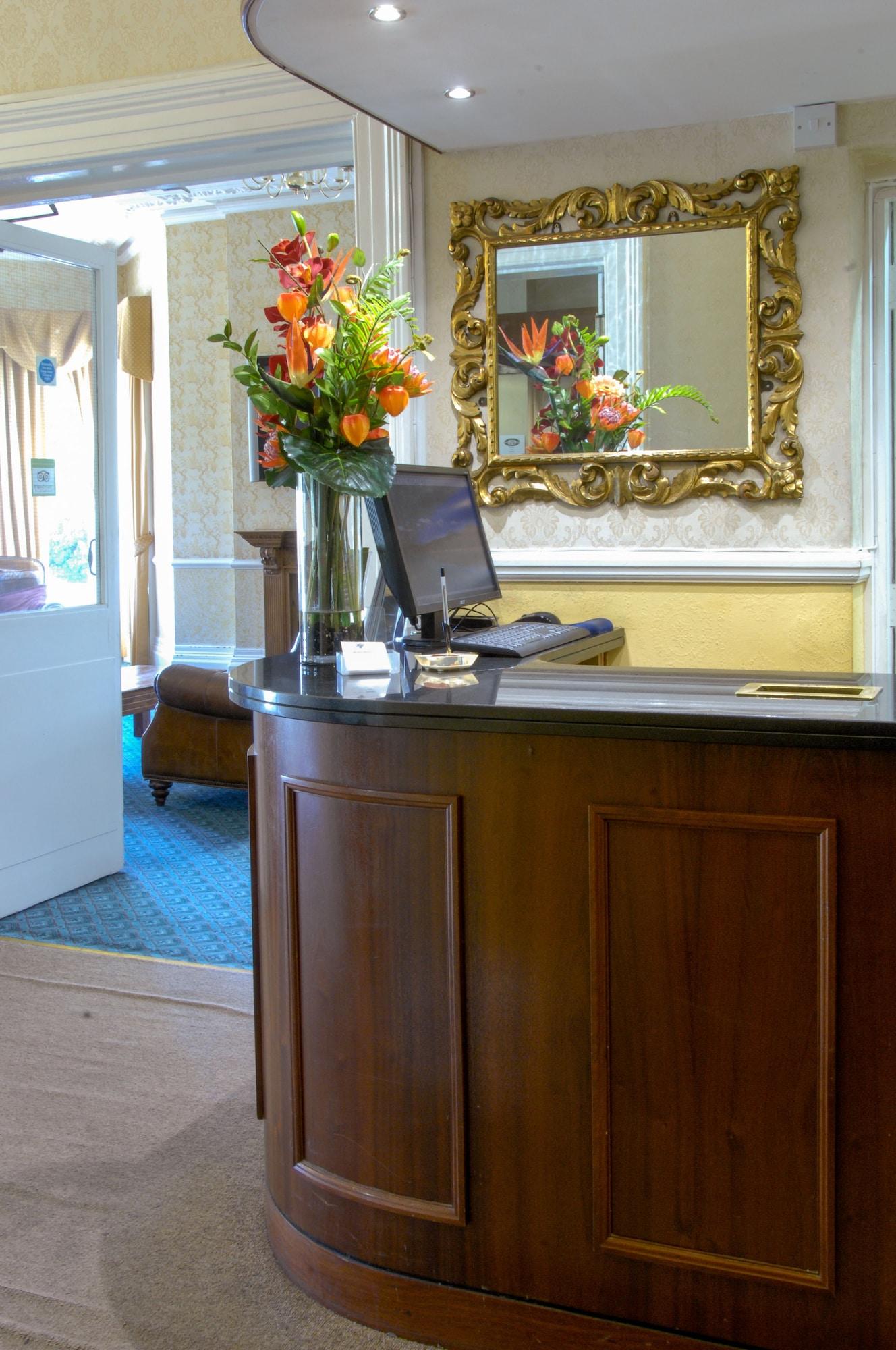 Vista Lobby New Westcliff Hotel