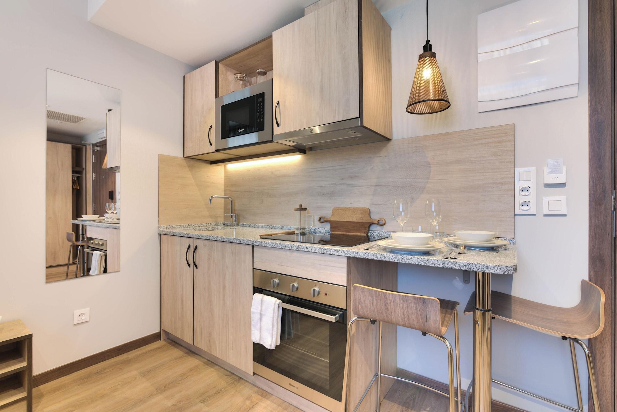 Equipamiento de Habitación Livensa Living Pamplona Albergue Juvenil