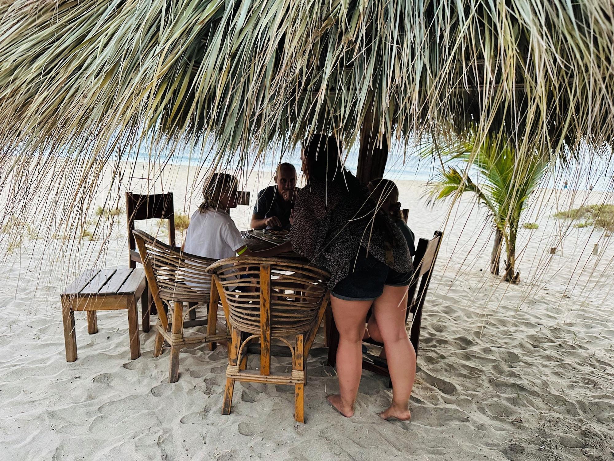 Vista Exterior Beachfront Paradise Boutique Hotel