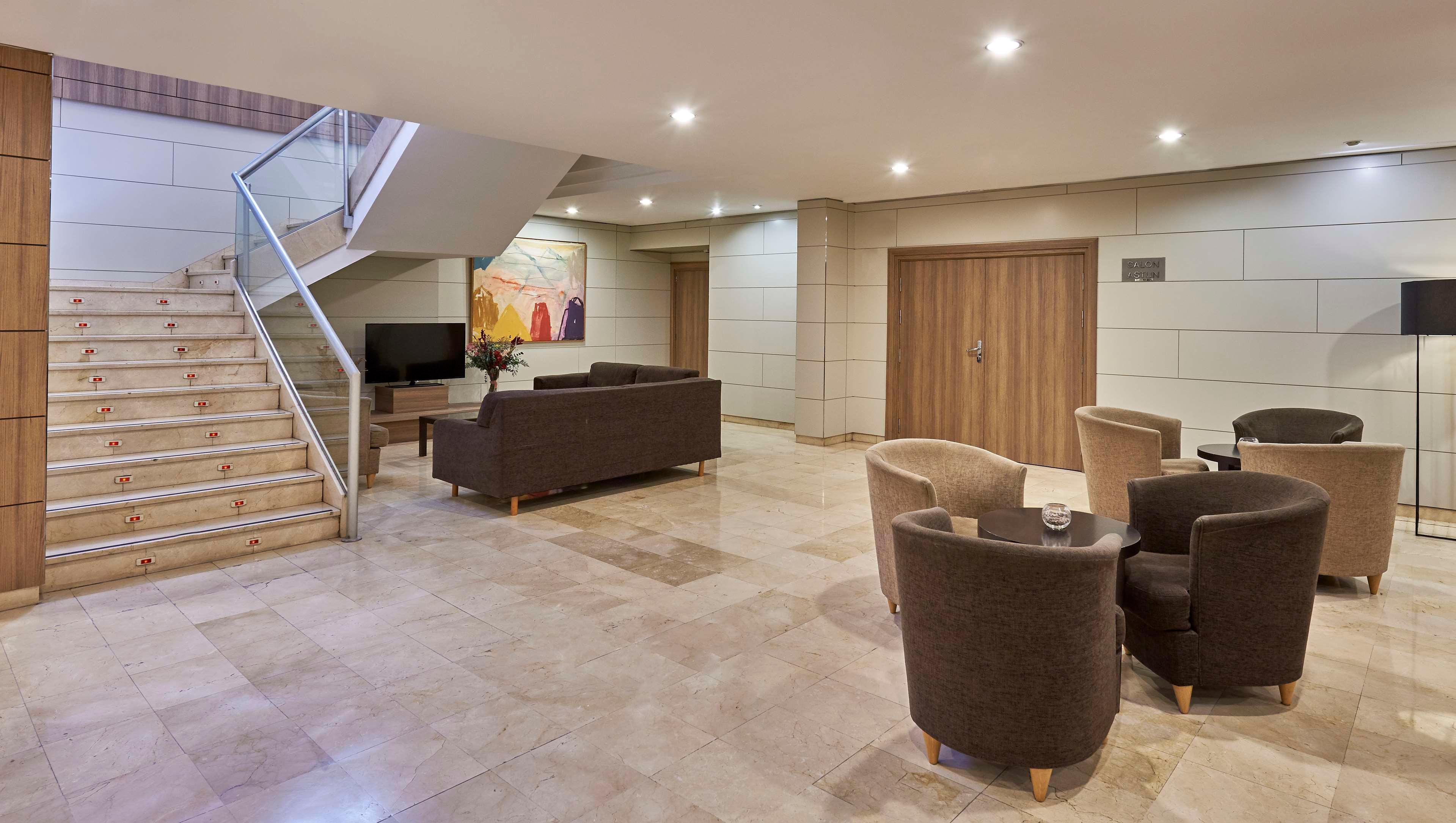 Vista Lobby iStay by NH Zaragoza Sport Hotel