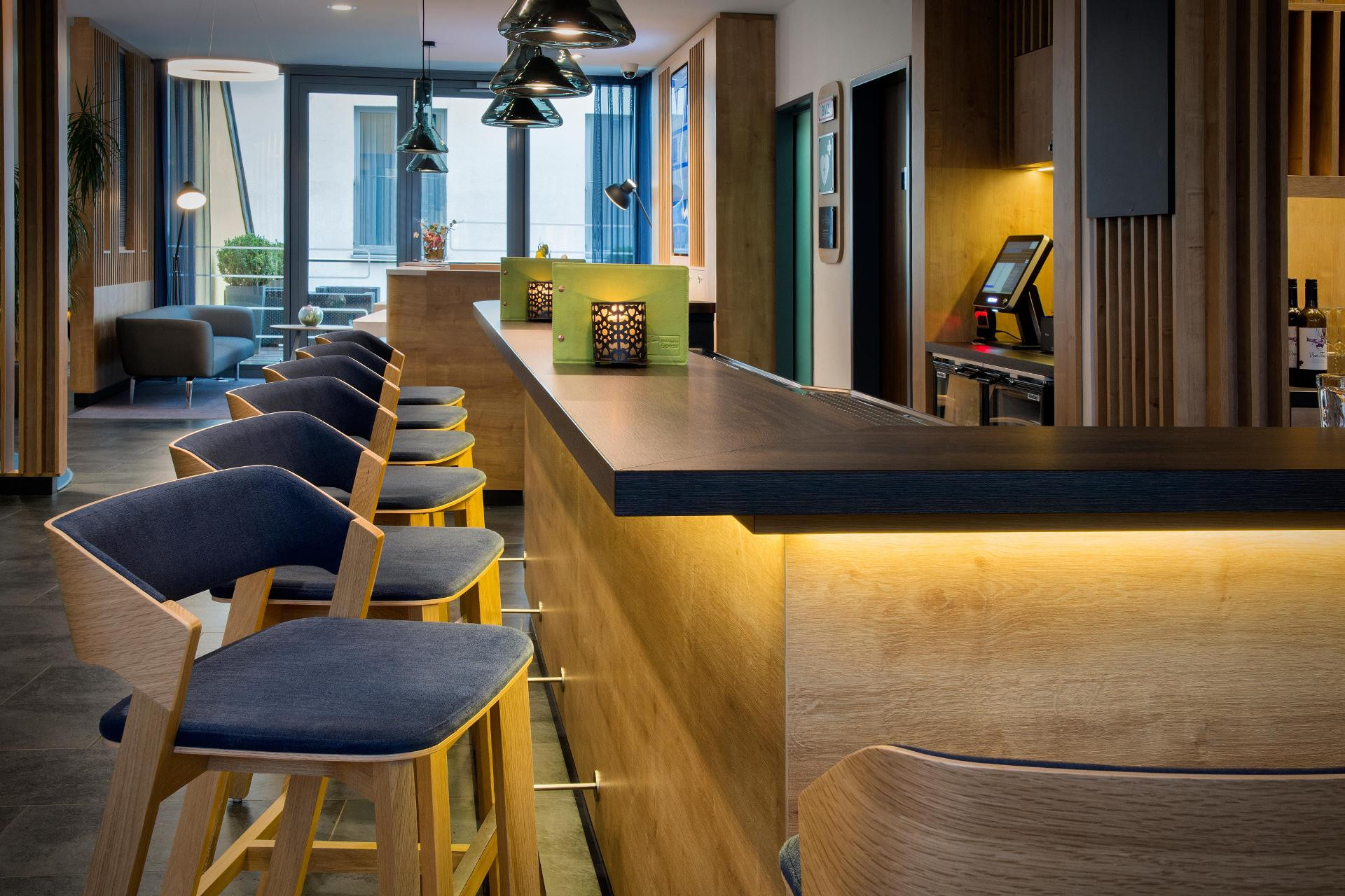 Bar/Salón Holiday Inn Express Baden-Baden by IHG