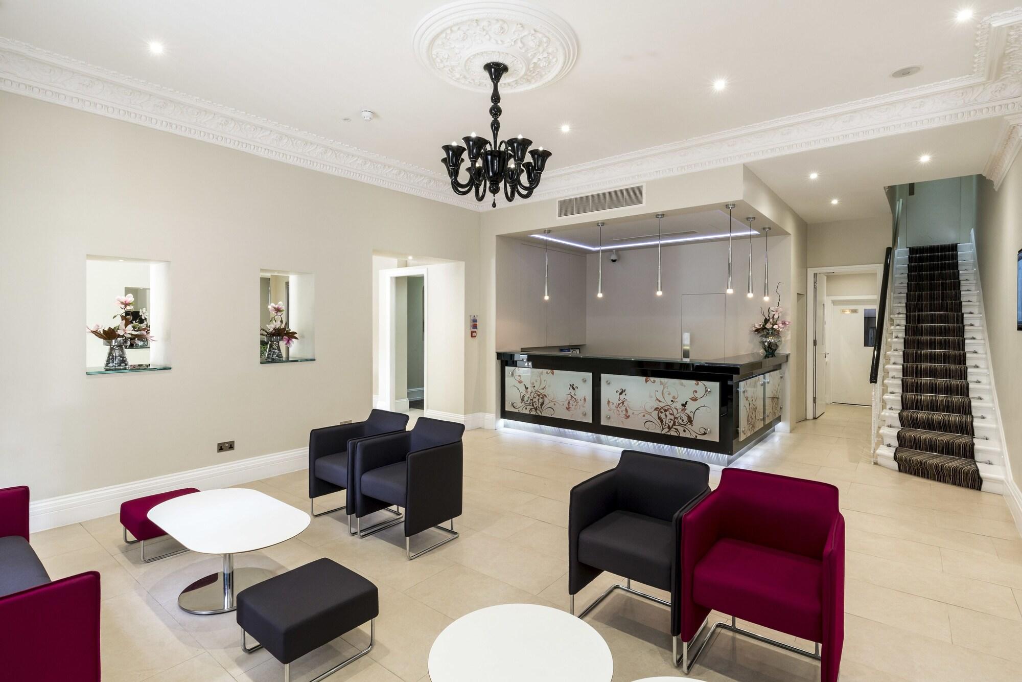 Vista Lobby London House Hotel