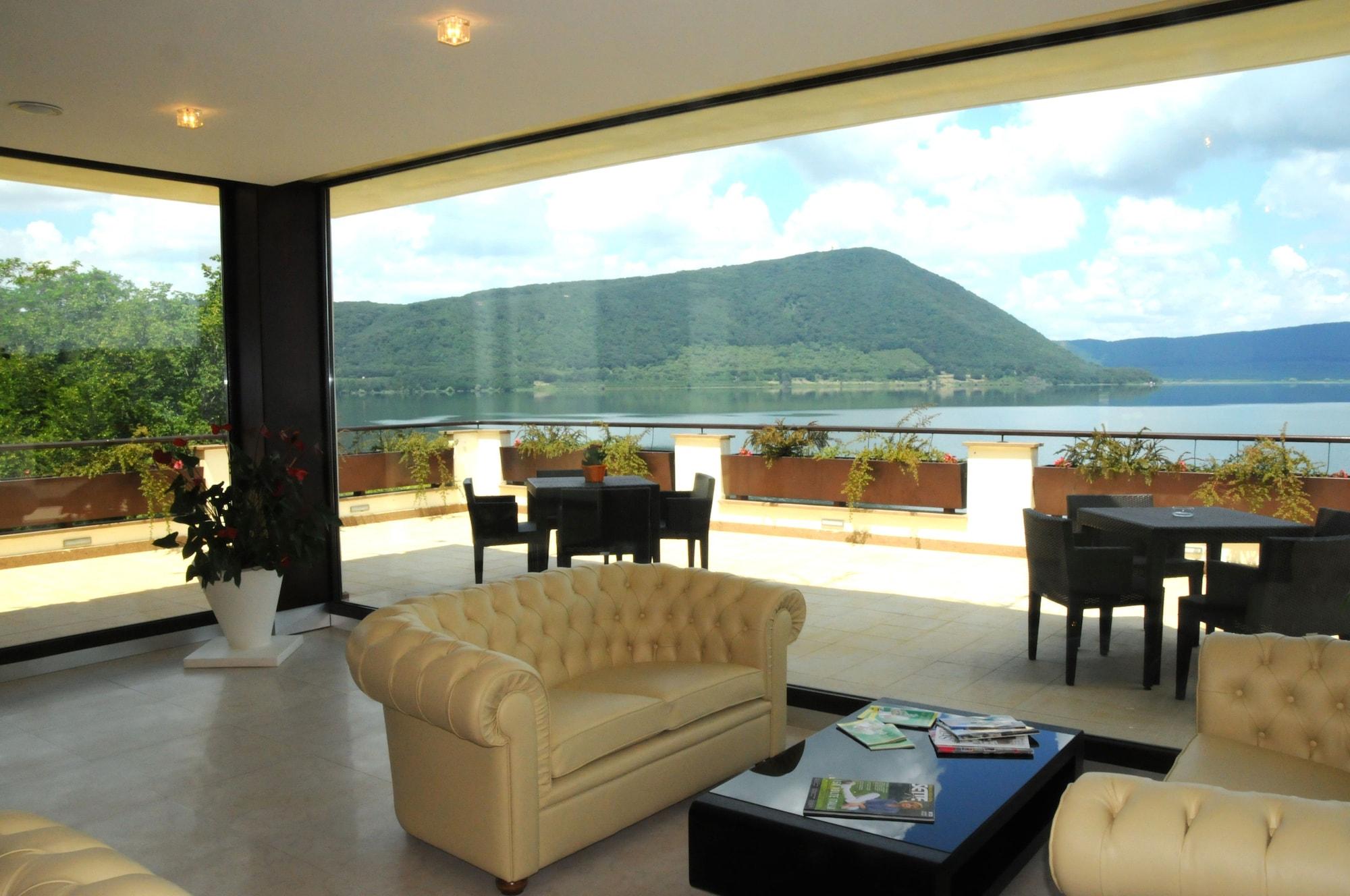 Vista Lobby Relais Sans Souci and Spa