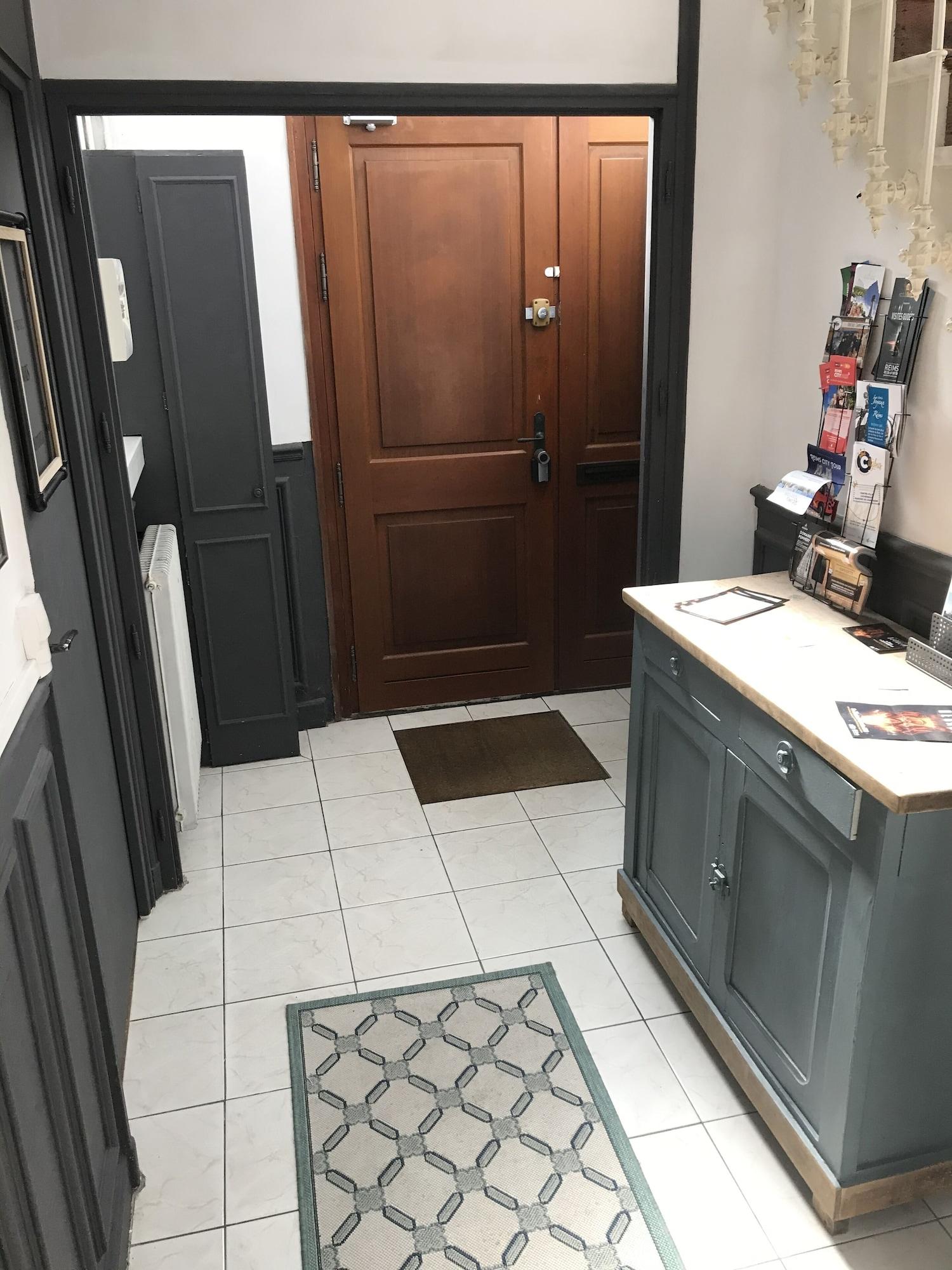 Vista Lobby Sacrés Apparts