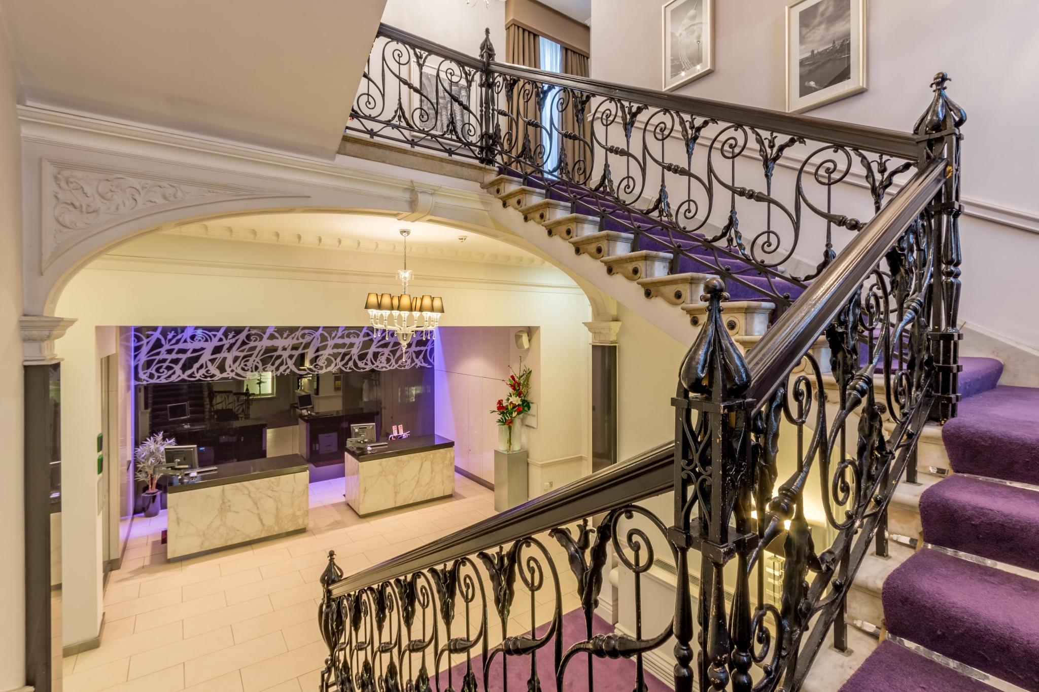 Vista Lobby Thistle London Holborn