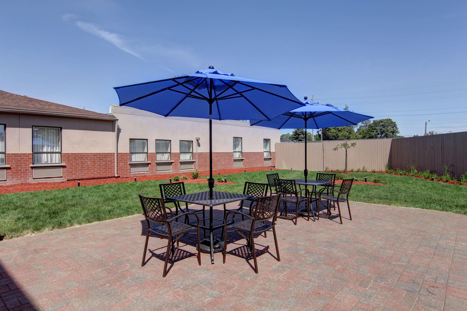 Vista Exterior Best Western Plus Bowmanville