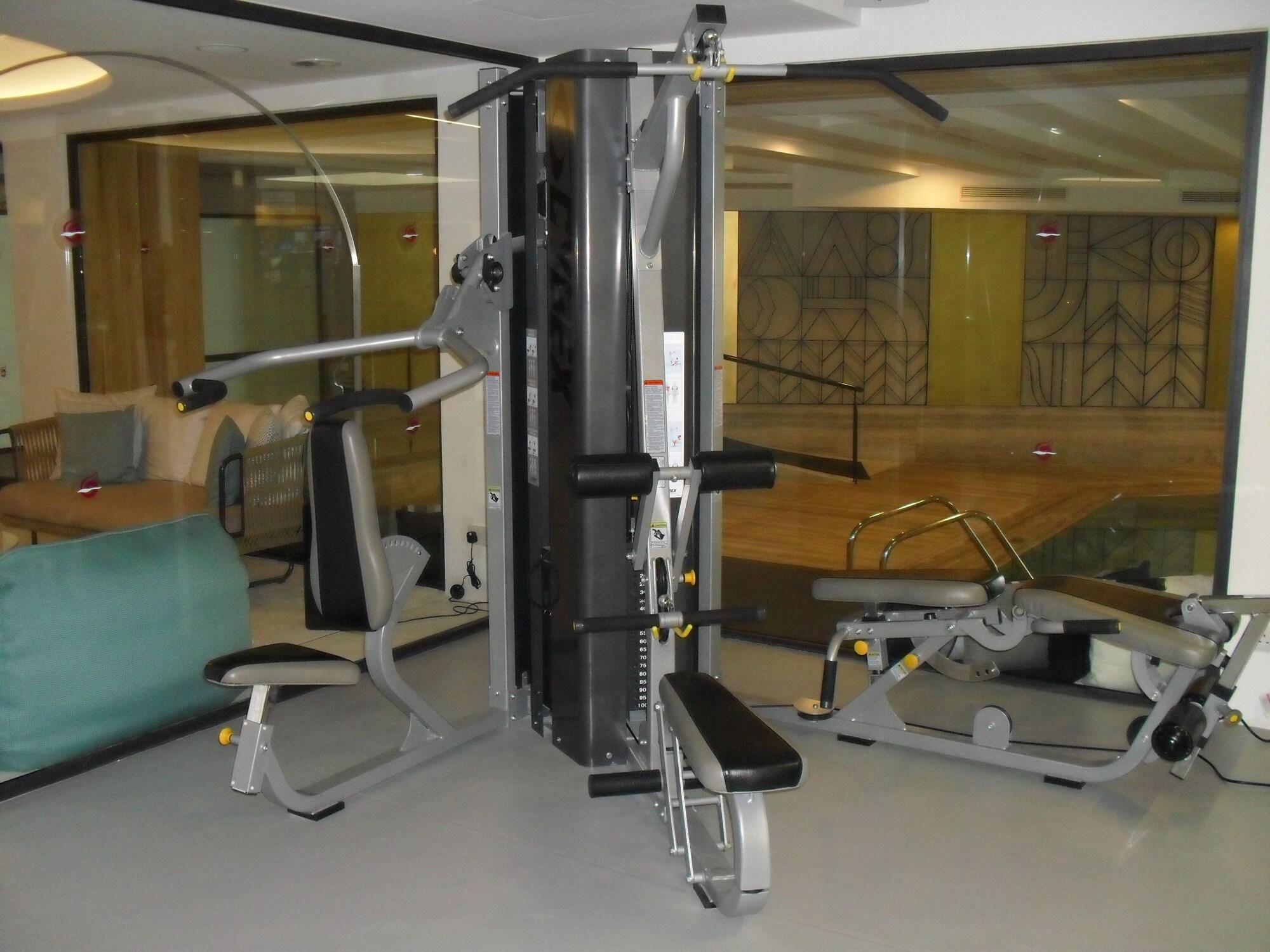 Gimnasio Napa Mermaid Hotel & Suites