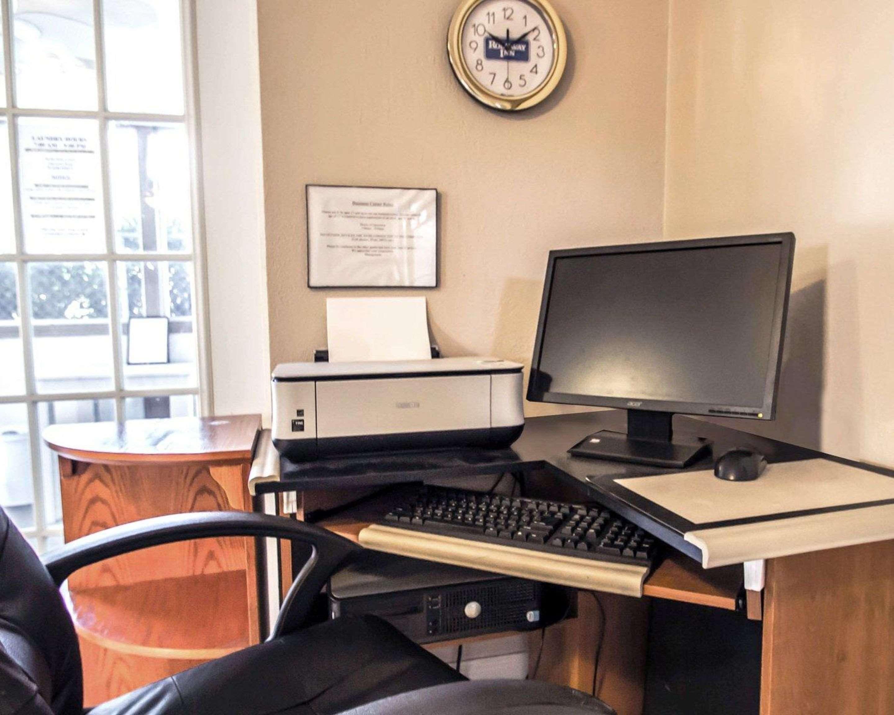 Centro de Negocios Rodeway Inn Apopka