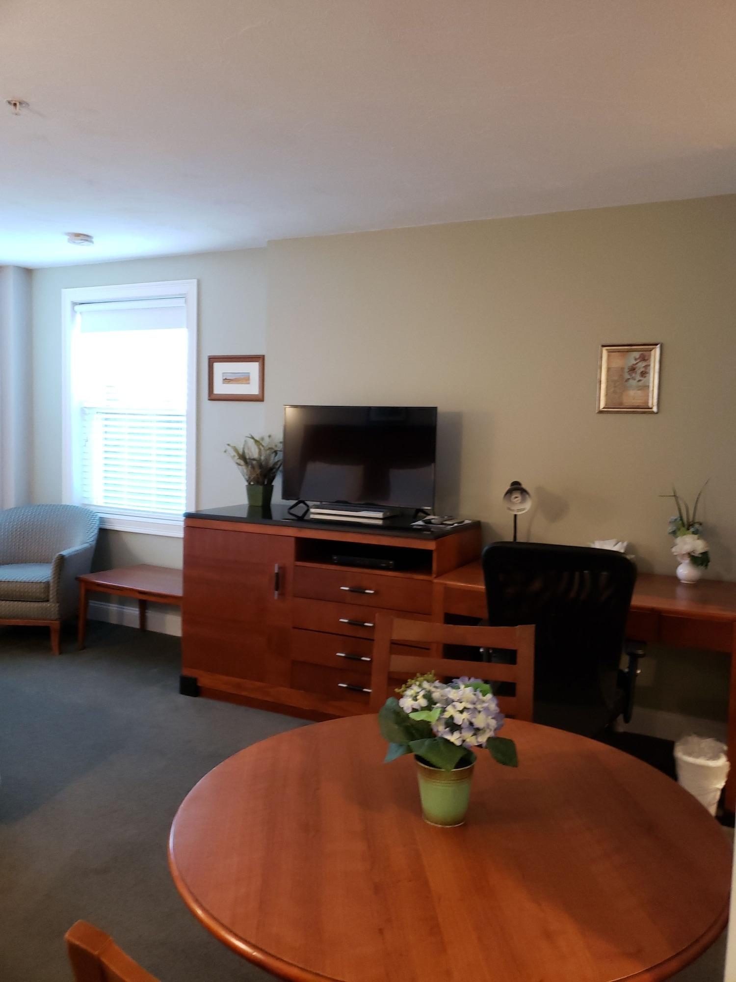 Set de Habitación Crescent Suites Hotel