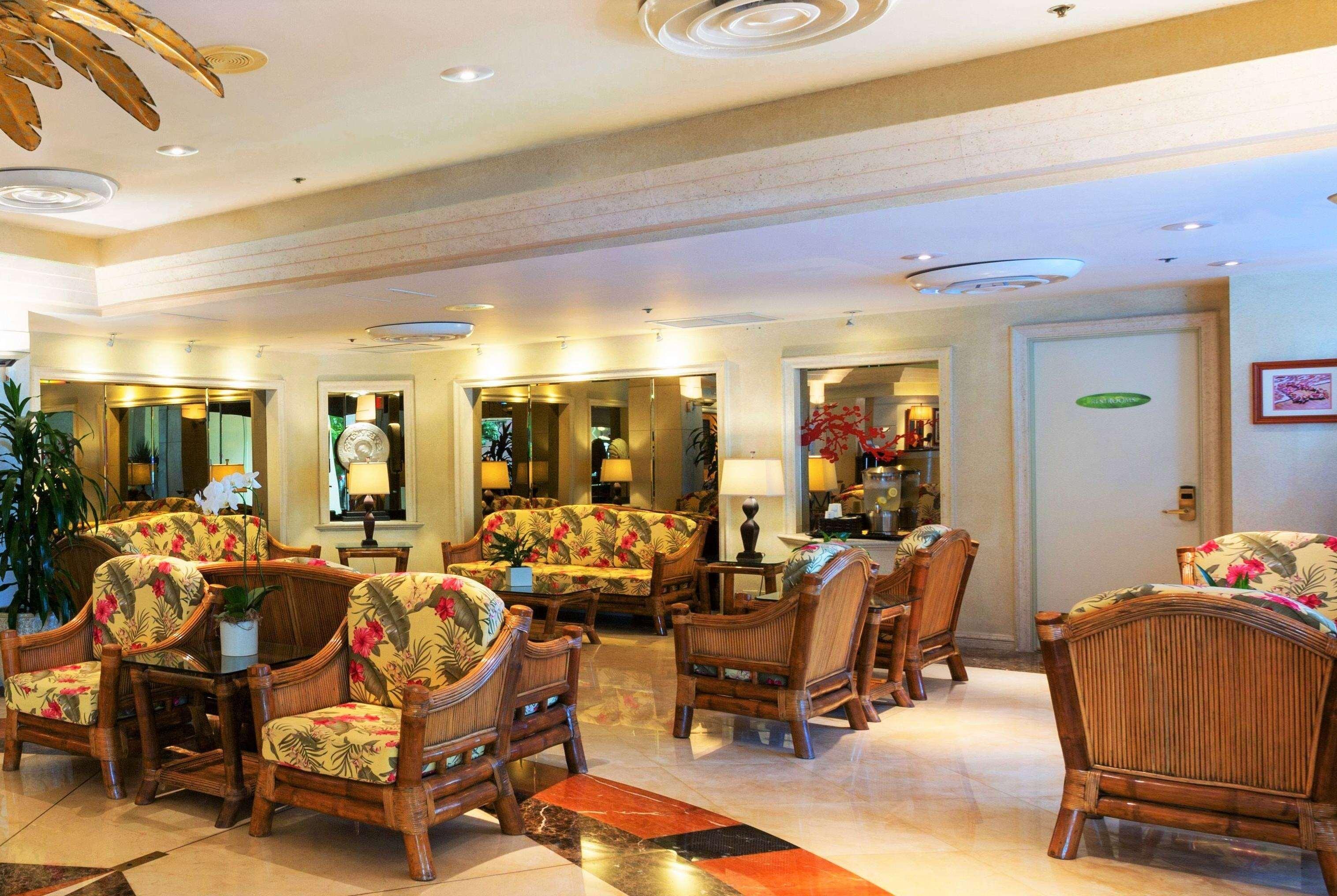 Vista Lobby Ramada Plaza by Wyndham Waikiki