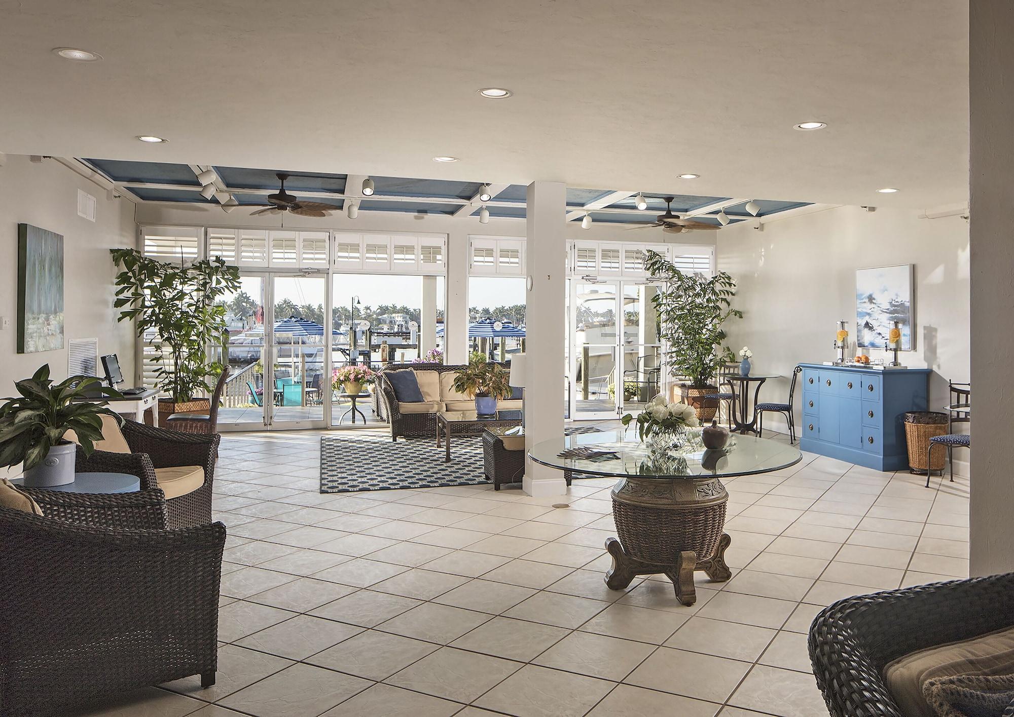 Vista Lobby Cove Inn on Naples Bay