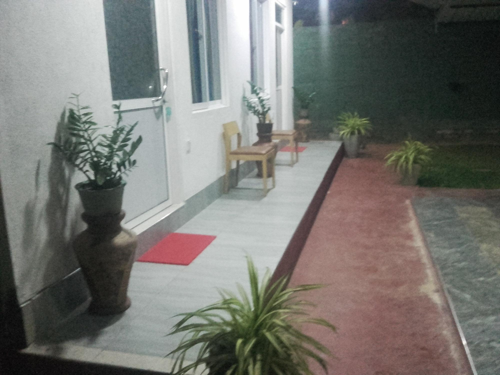 Vista Lobby Araliya White House