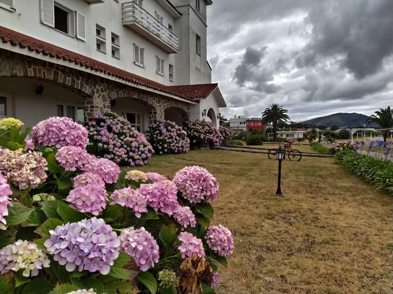 Vista Exterior Hotel Playa Grande
