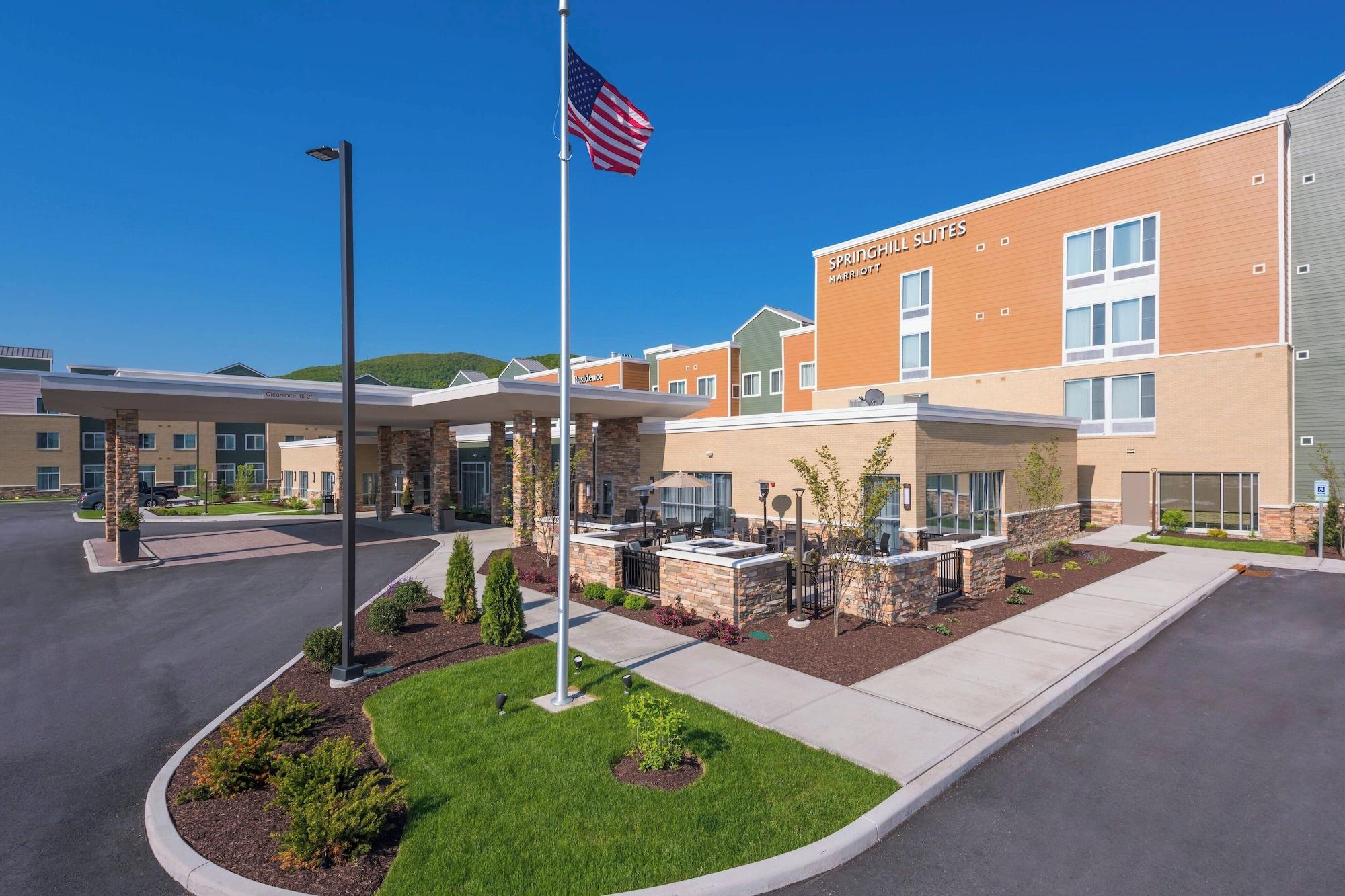 Vista Exterior SpringHill Suites by Marriott Fishkill