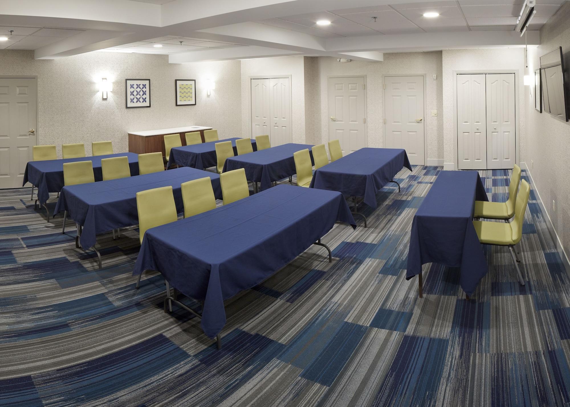 Sala de Reuniones Holiday Inn Express Hotel & Suites White River Junction by IHG