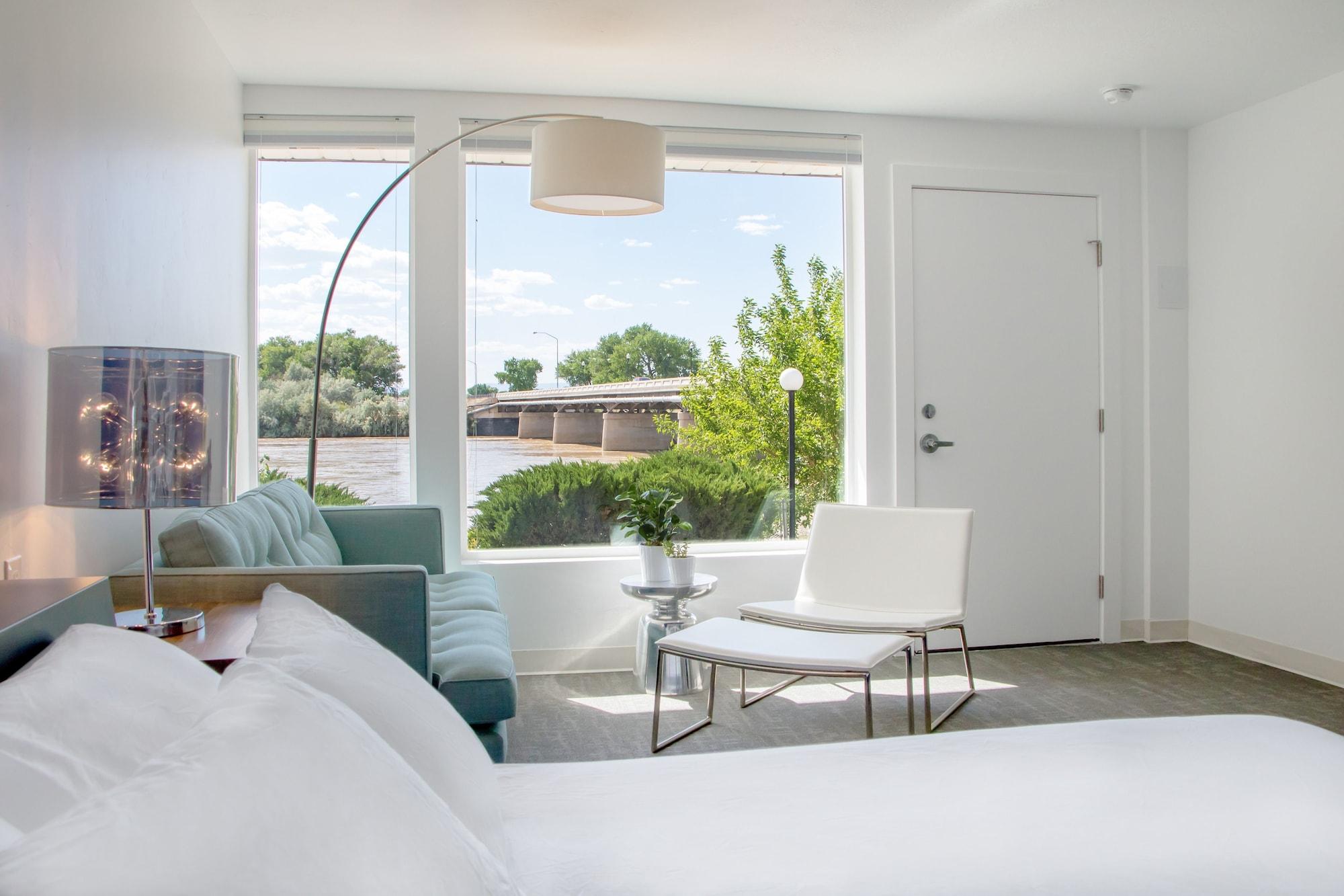 Varios Skyfall Guestrooms