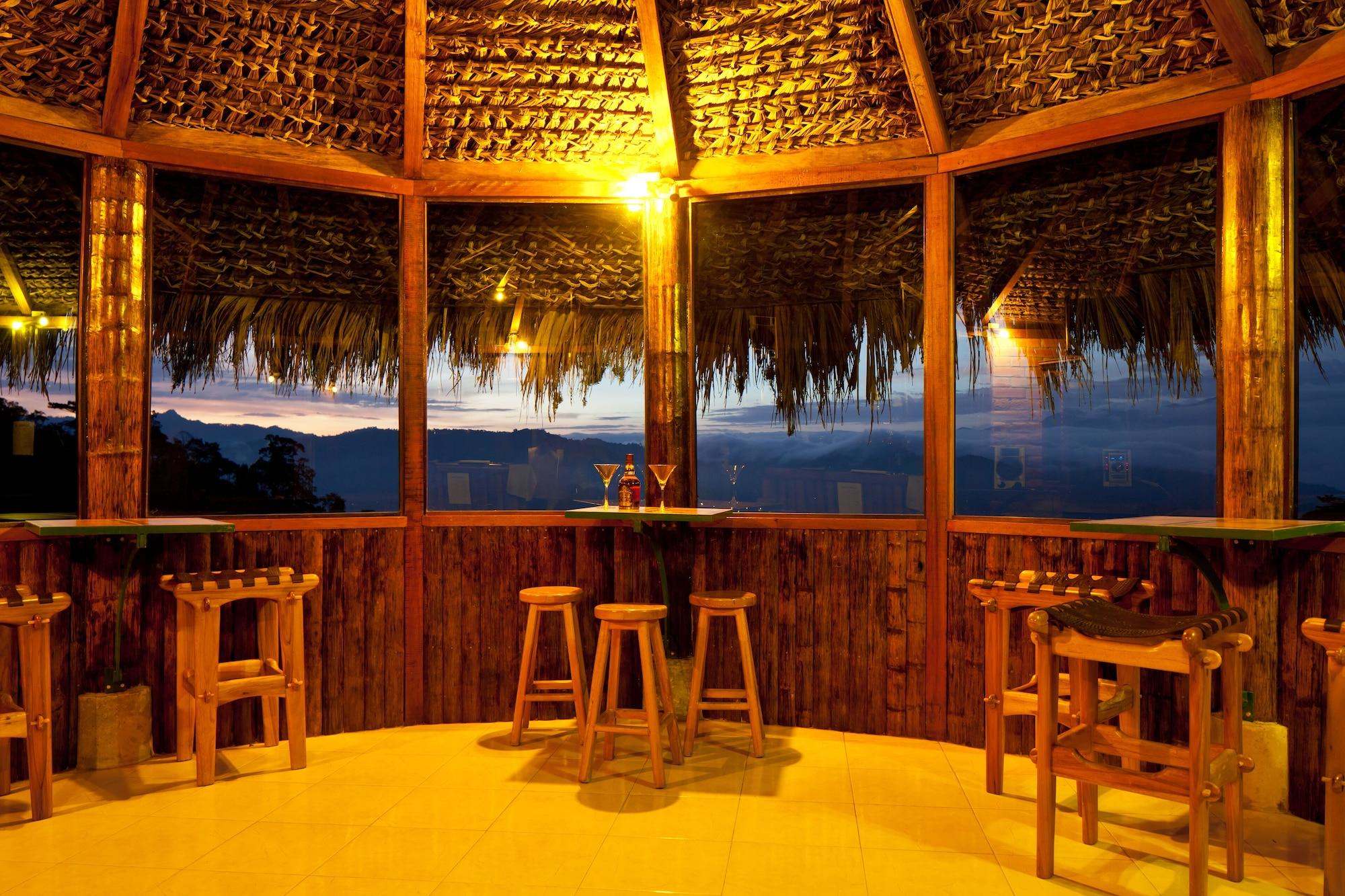Bar/Salón Yumbo Love Experience